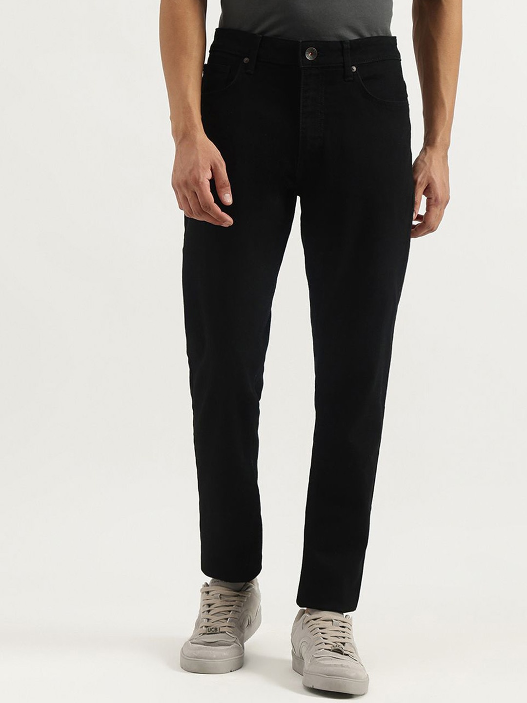 

United Colors of Benetton Men Slim Fit Mid-Rise Jeans, Black