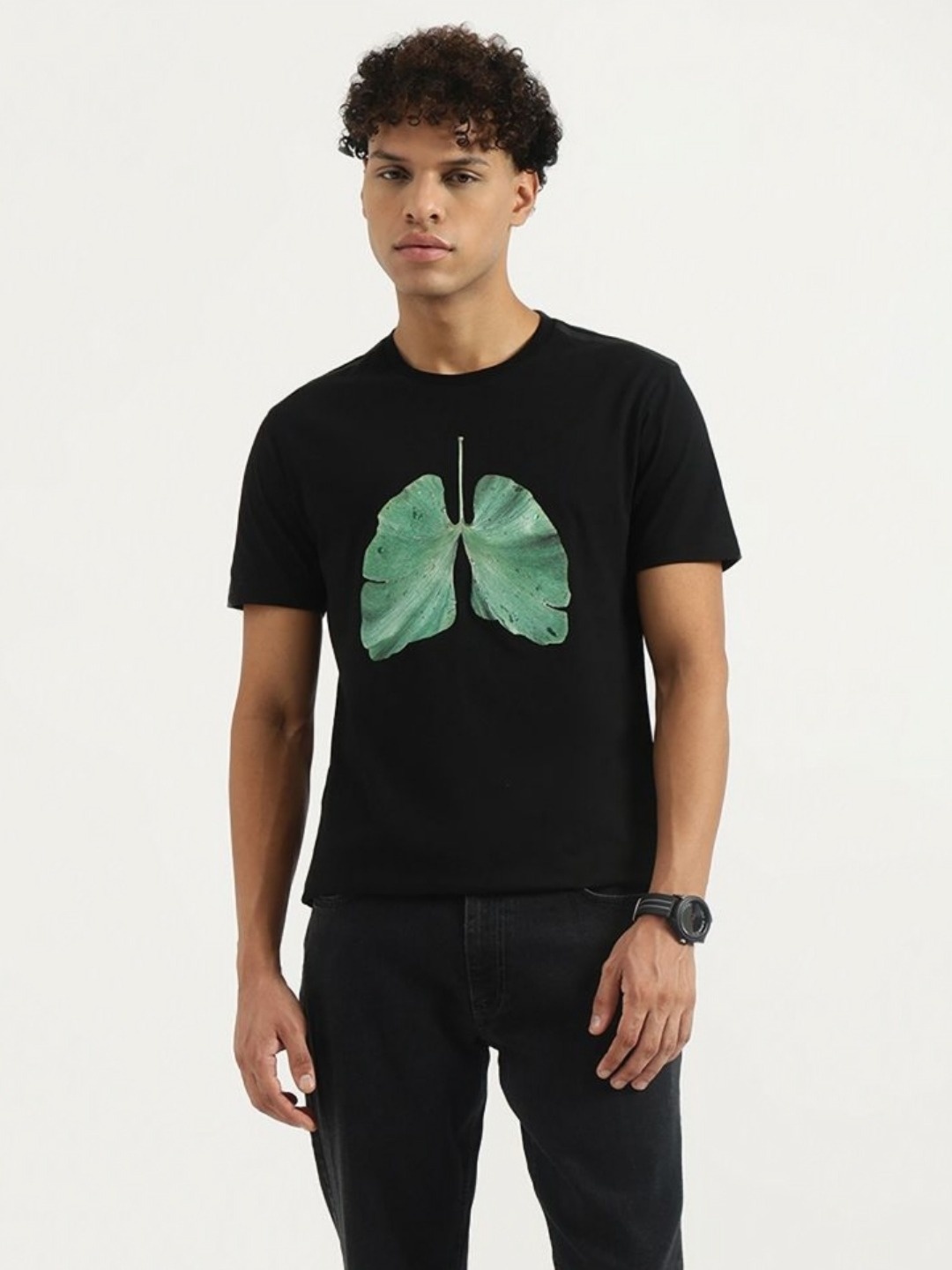 

United Colors of Benetton Men Graphic Printed Round Neck Pure Cotton T-shirt, Black