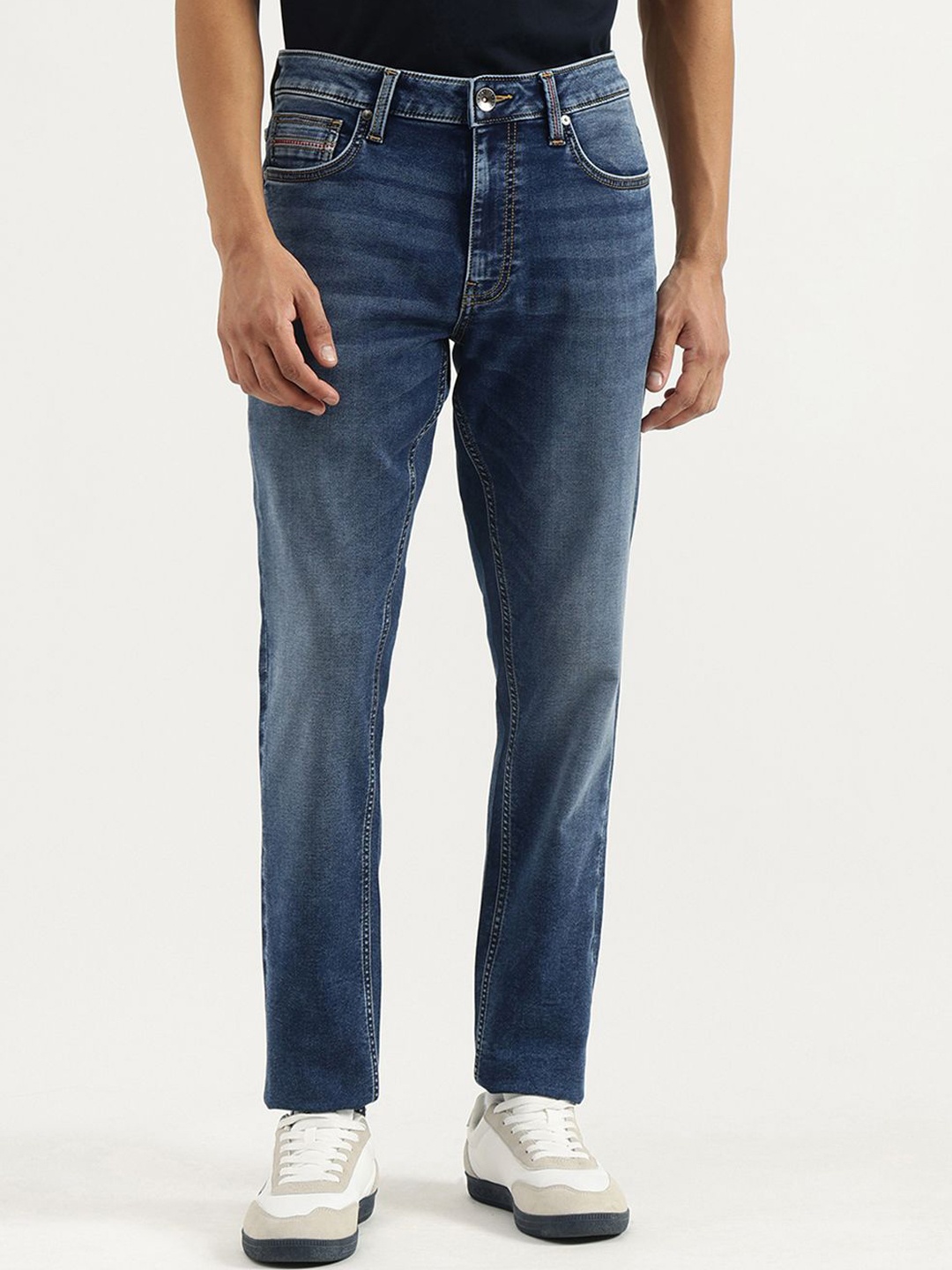 

United Colors of Benetton Men Skinny Fit Mid-Rise Light Fade Jeans, Blue