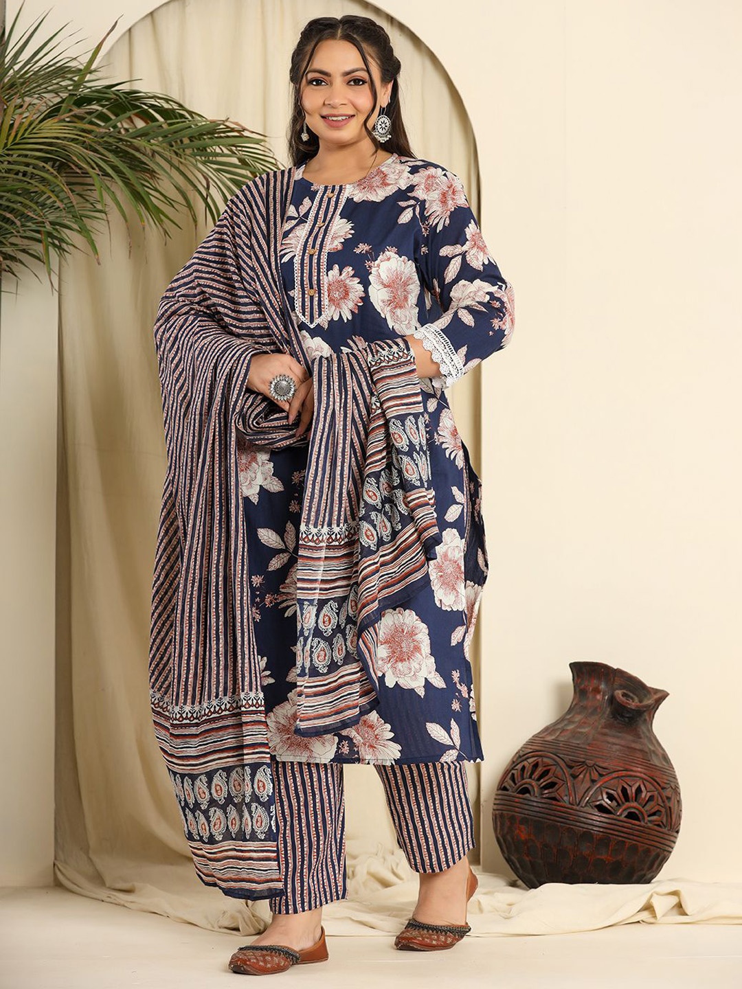 

Yufta Navy Blue Floral Printed Pure Cotton Straight Kurta With Trouser With Dupatta