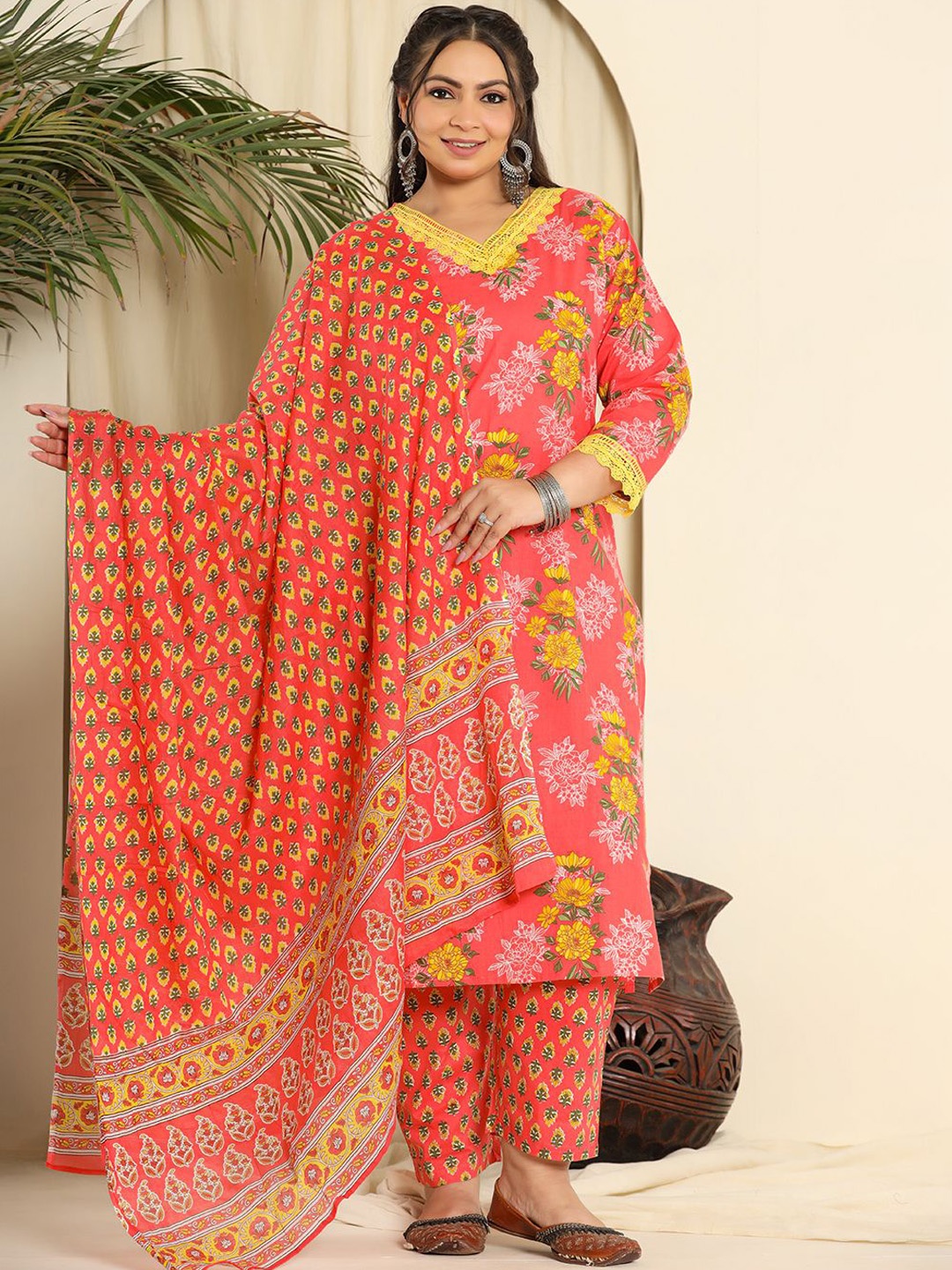 

Yufta Pink Floral Printed Pure Cotton Straight Kurta With Trouser With Dupatta