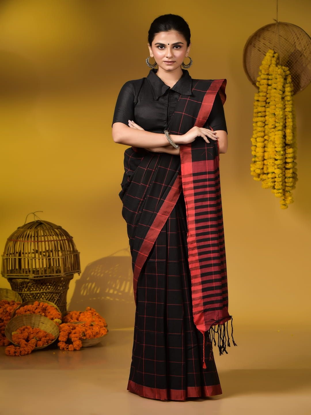 

T.J. SAREES Checked Pure Cotton Khadi Saree, Black
