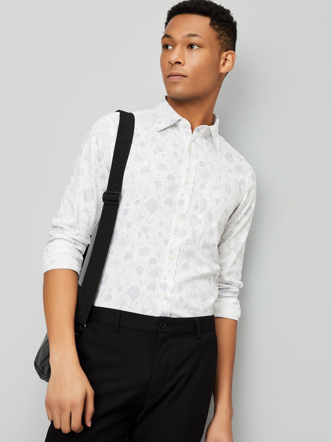 

max Men Spread Collar Floral Printed Cotton Casual Shirt, White