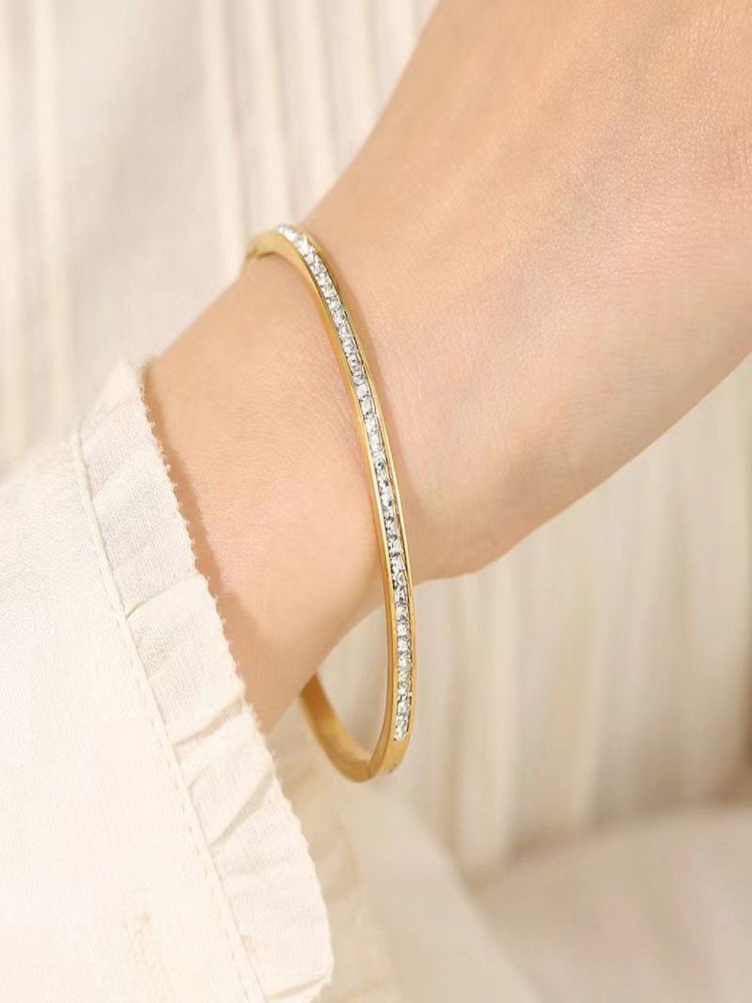 

AQUASTREET 18K Gold Plated Zircon Waterproof Antitarnish Channel-set Bangle Bracelet