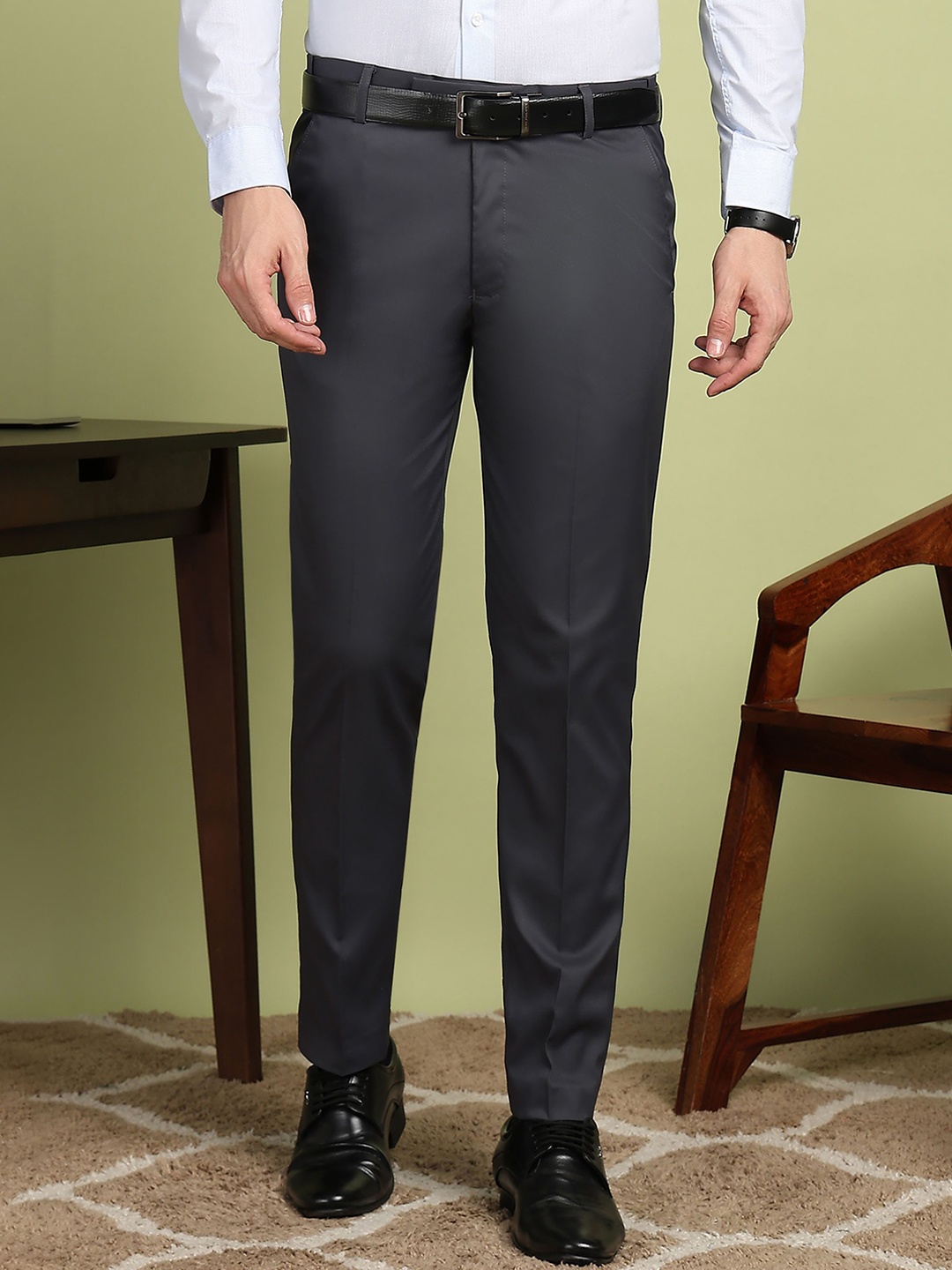 

encore by INVICTUS Men Mid-Rise Formal Trousers, Grey