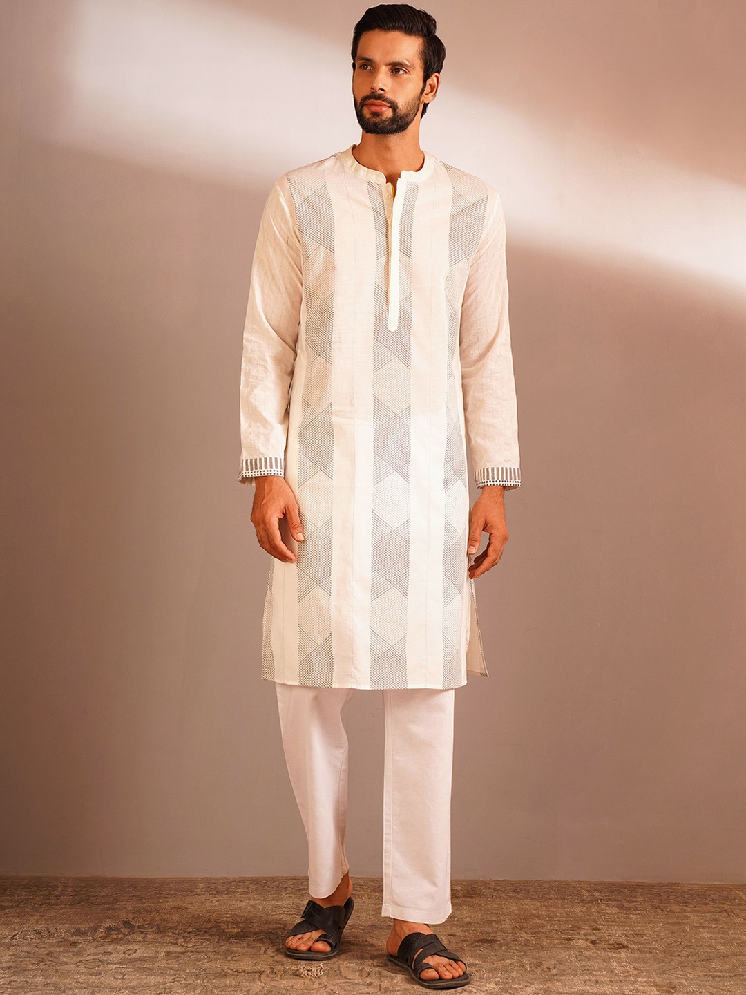 

JAYPORE Geometric Printed Thread Work Mandarin Collar Cotton Straight Kurta, White