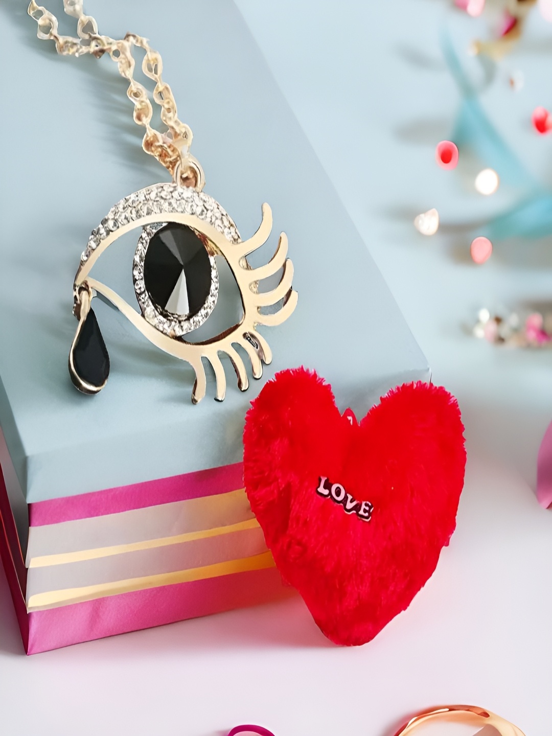 

UNIVERSITY TRENDZ Stone Studded Pendant with Chain & Heart Pillow, Rose gold