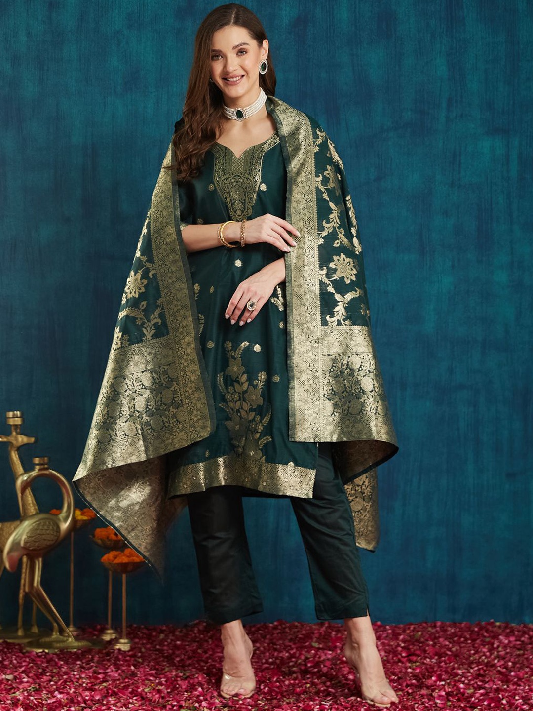 

KAVINDI Floral Woven Design Sweetheart Neck Chanderi Silk Kurta With Trousers With Dupatta, Green