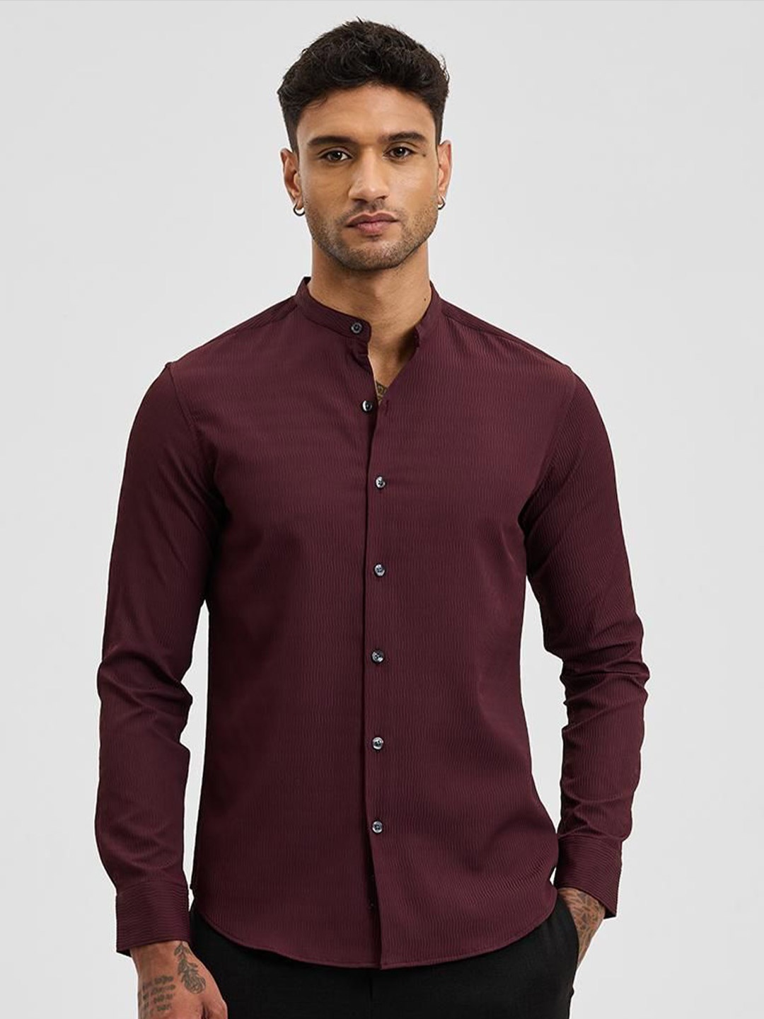 

Snitch Men Smart Band Collar Textured Casual Shirt, Burgundy