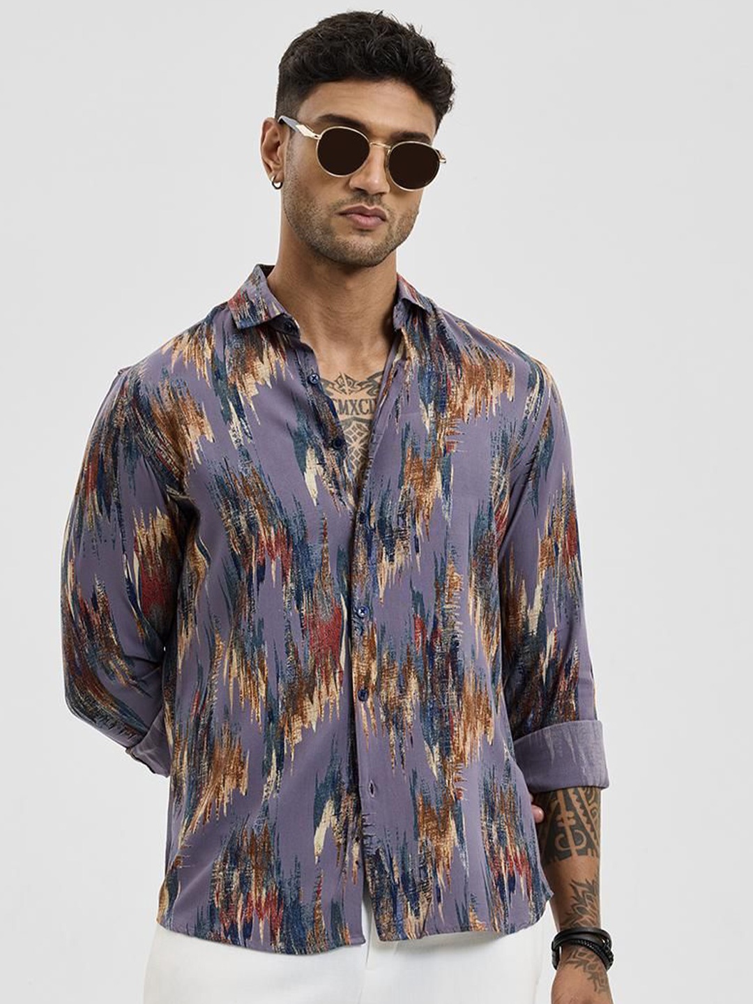 

Snitch Men Smart Spread Collar Abstract Printed Casual Shirt, Purple