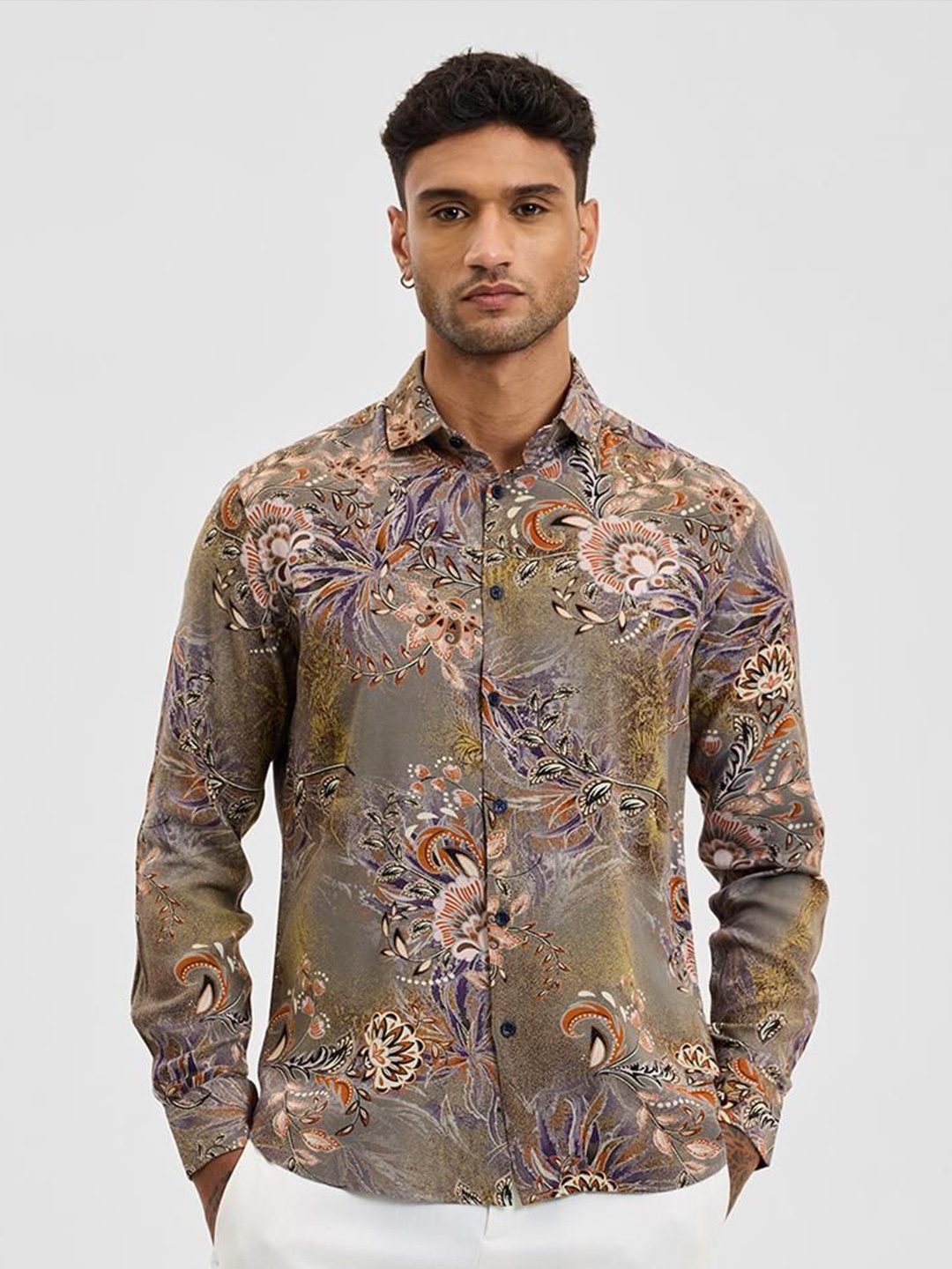 

Snitch Men Smart Fit Spread Collar Floral Printed Casual Shirt, Grey