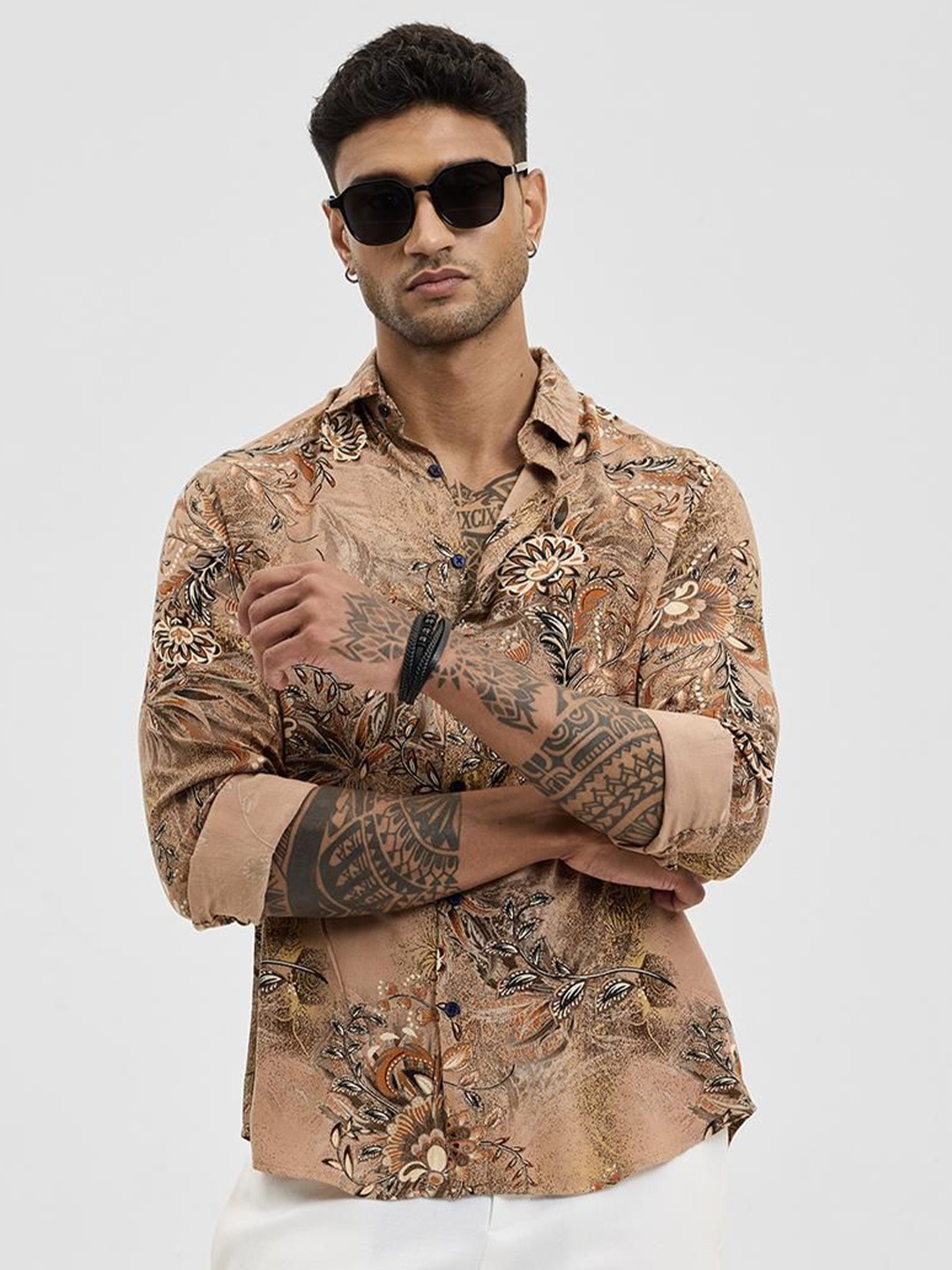 

Snitch Men Smart Fit Spread Collar Floral Printed Casual Shirt, Beige