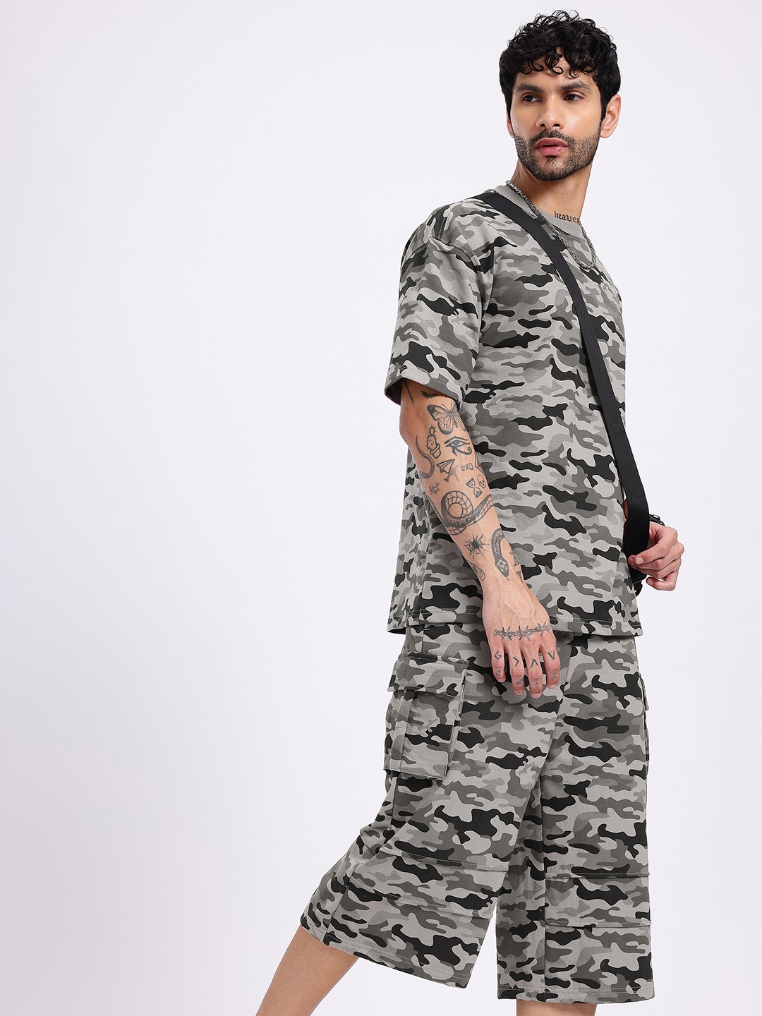 

glitchez Camouflage Crew Cargo-Style Parachute Fit Co-Ords, Grey