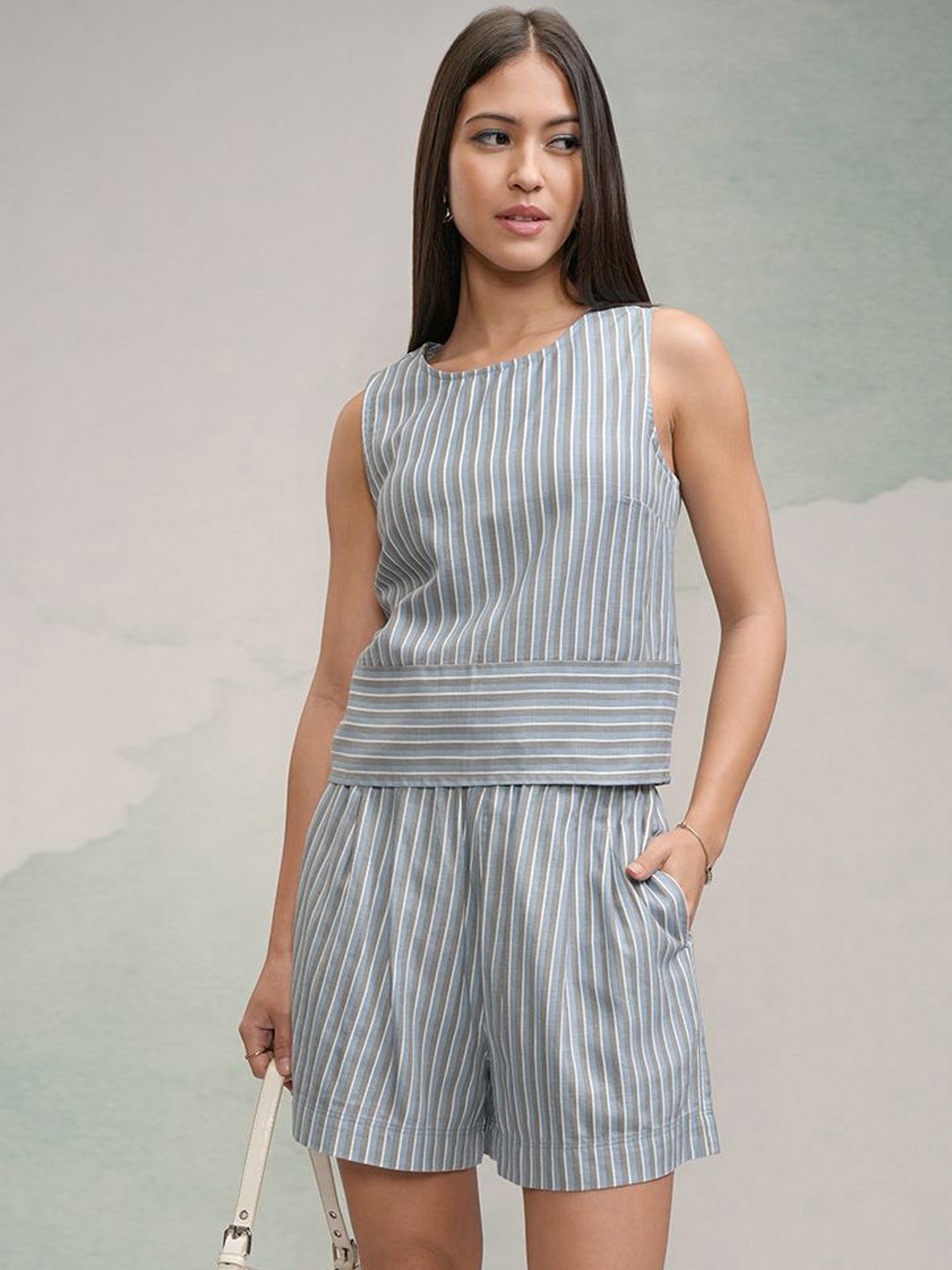 

Tokyo Talkies Women Striped Crop Top Shorts Co-Ord Set, Blue