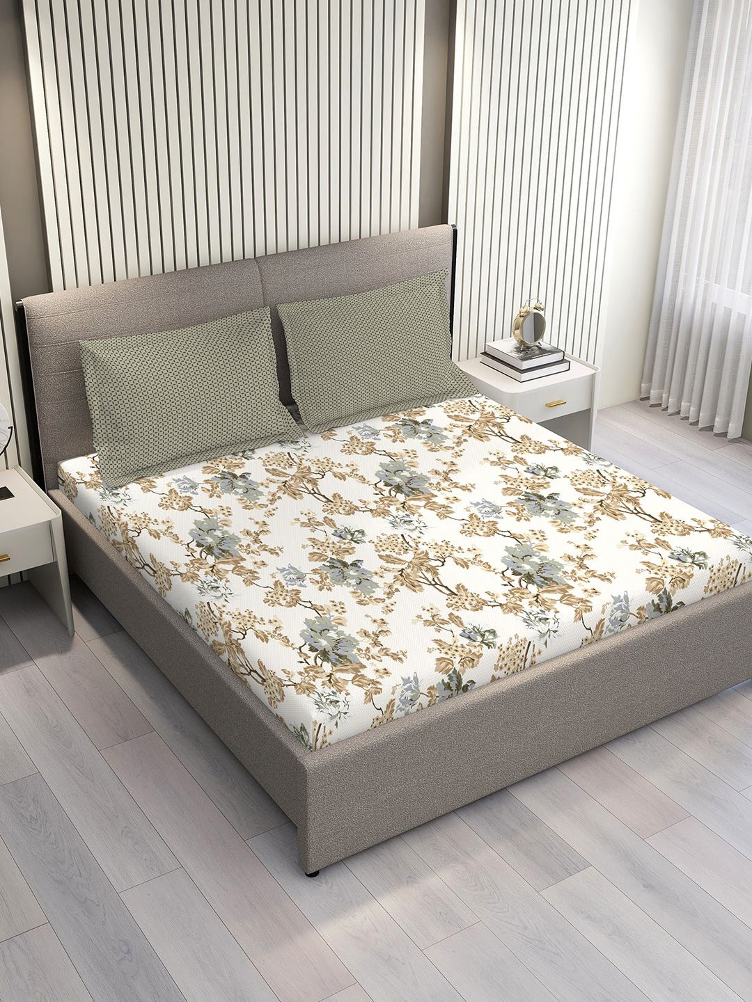 

Layers White & Grey Floral 150 TC Pure Cotton Queen Bedsheet Set-2.54 m x 2.24 m