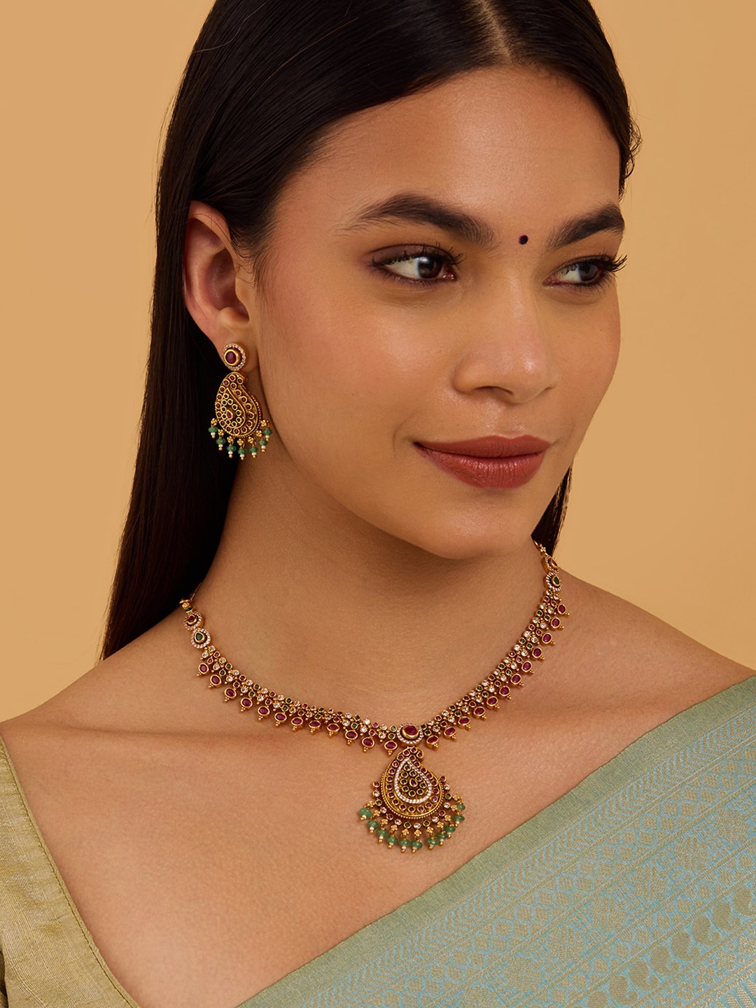 

Kushal's Fashion Jewellery Gold-Plated Ruby Studded & Beaded Jewellery Set