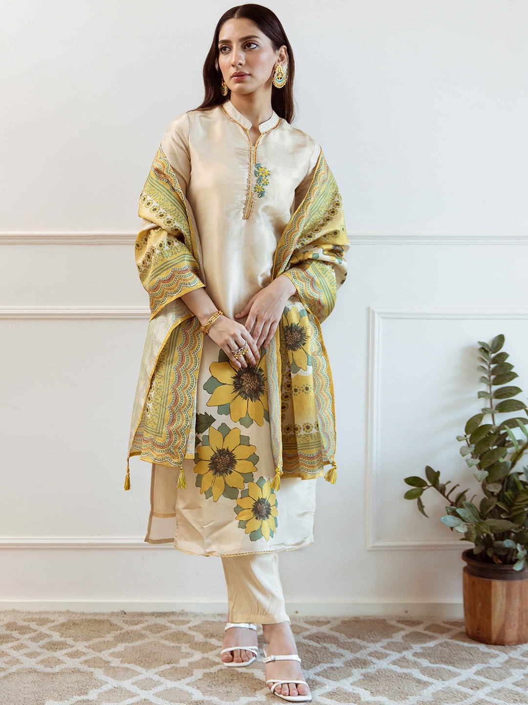 

Nehamta Floral Printed Sequinned Mandarin Collar Straight Kurta With Trousers And Dupatta, Beige