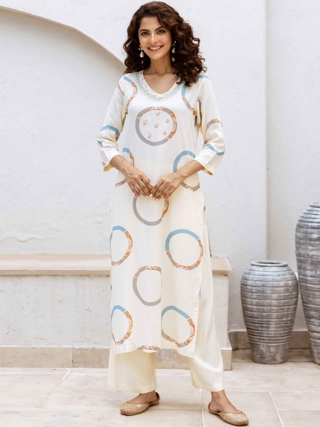 

Nehamta Geometric Printed Regular Straight Kurta with Palazzos, Cream