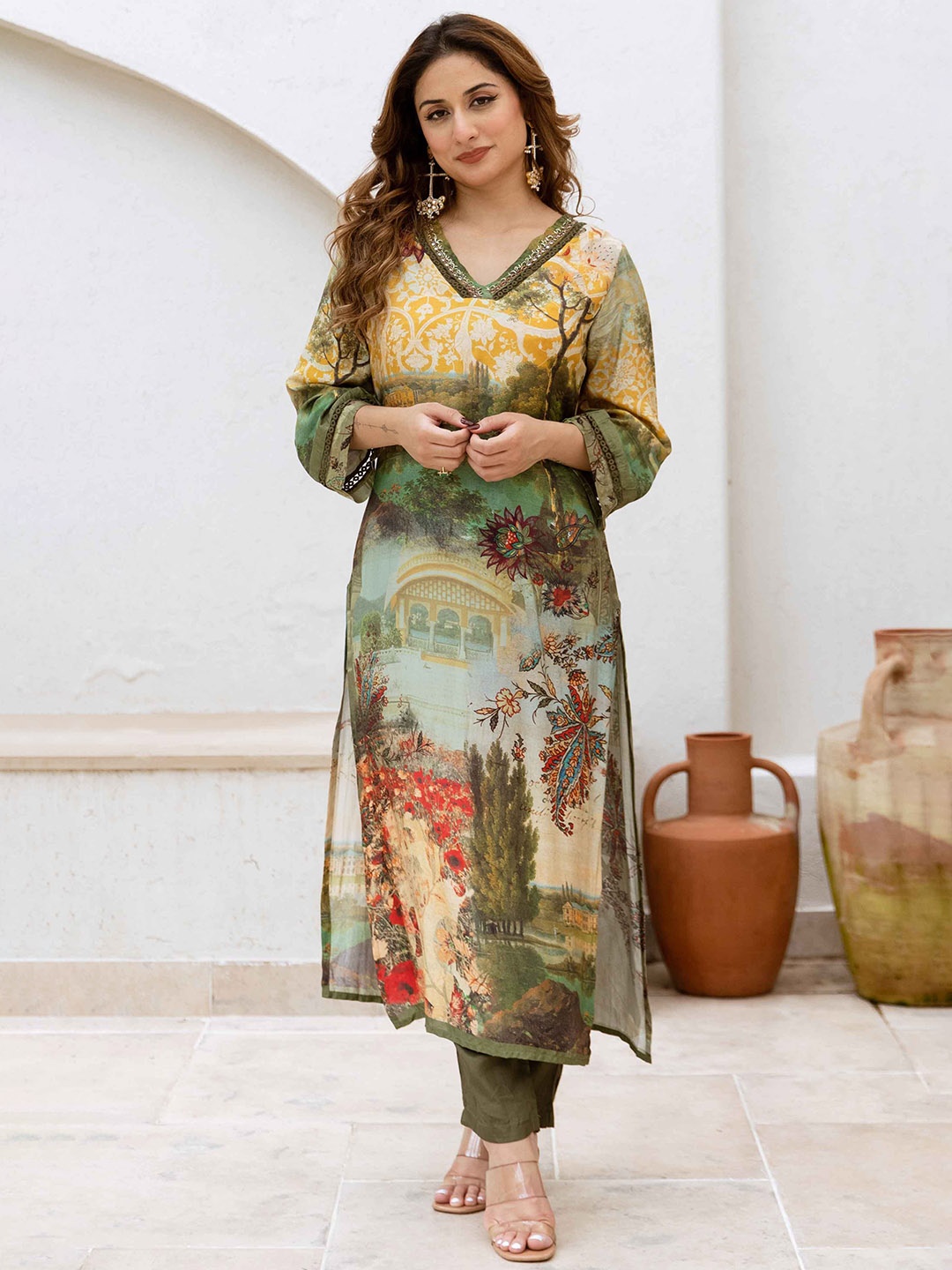 

Nehamta Floral Printed Sequinned Straight Kurta with Trousers, Green