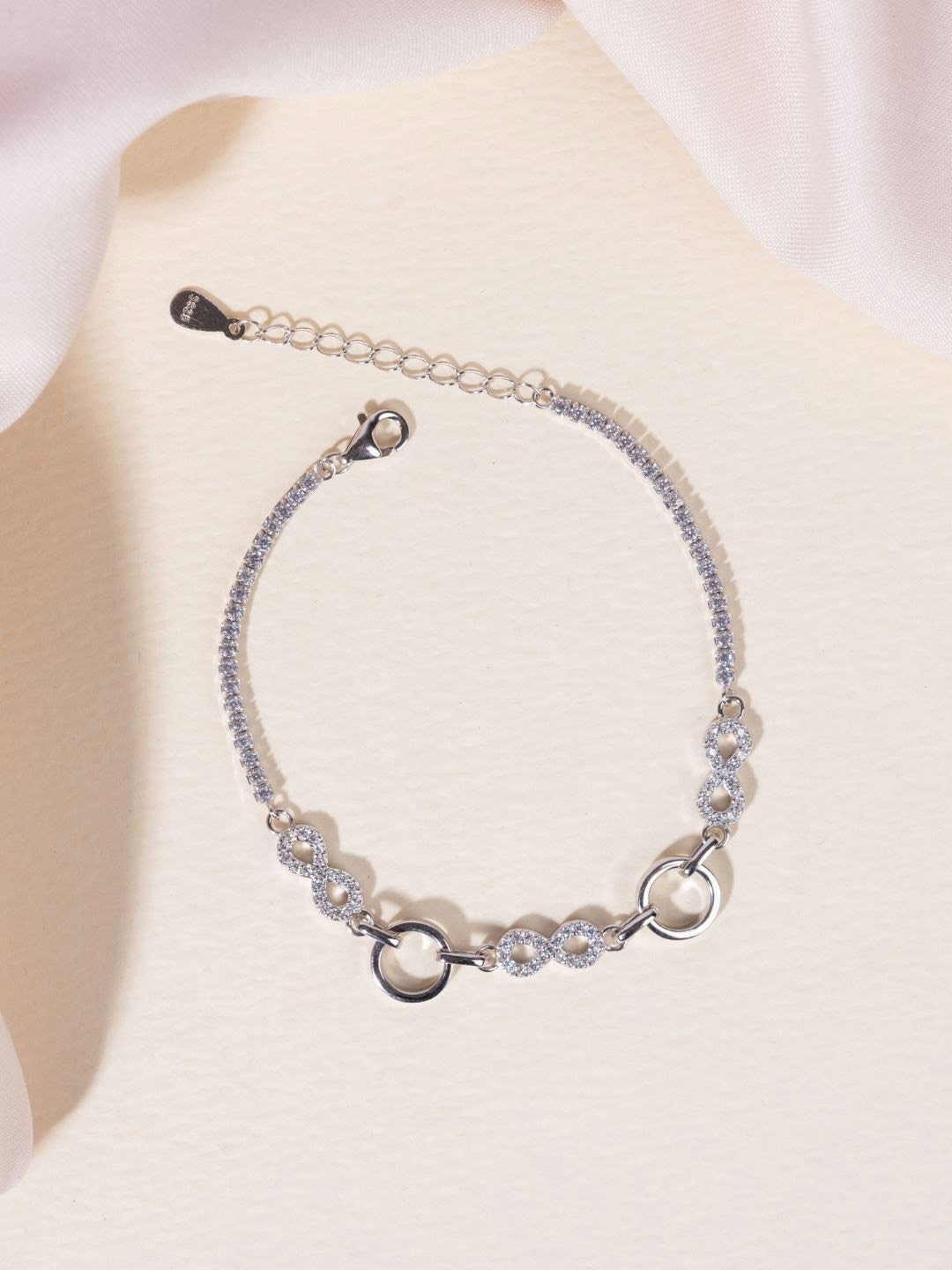 

GLYTERS Infinite Grace Silver Link Bracelet
