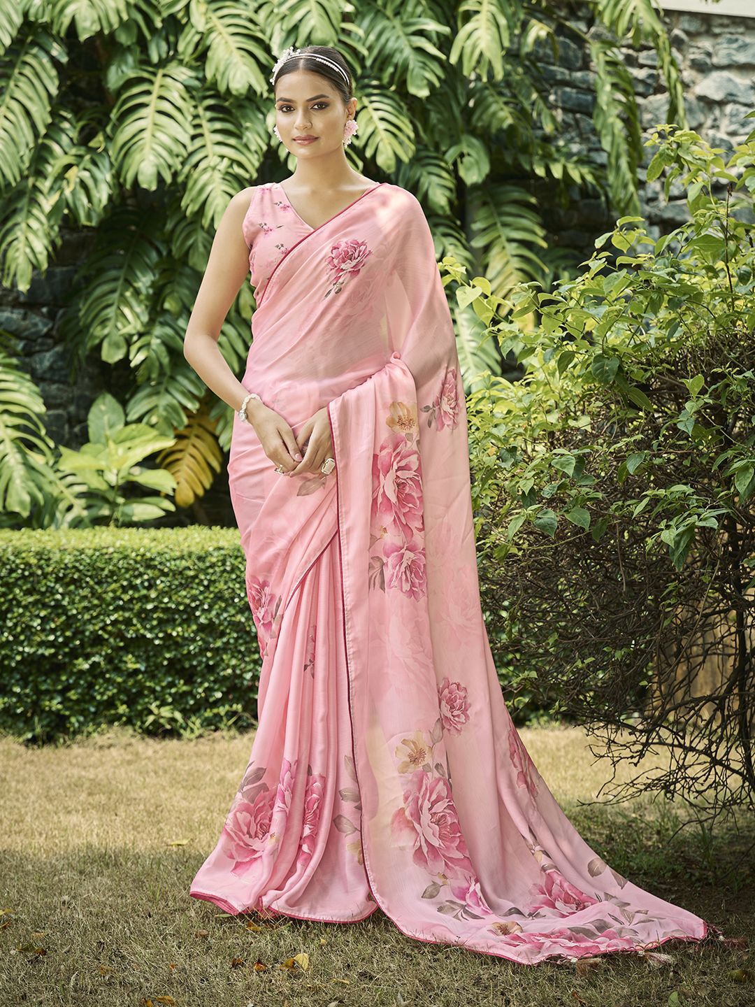 

Mitera Women Floral Printed Satin Saree With Blouse Piece, Peach