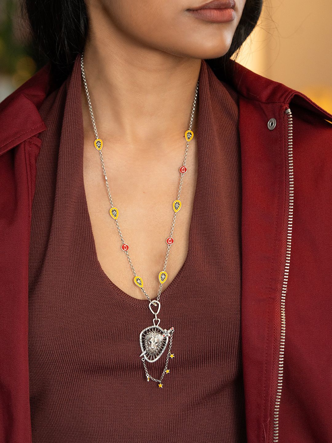 

SHAYA 925 Sterling Silver Gryffindor Necklace