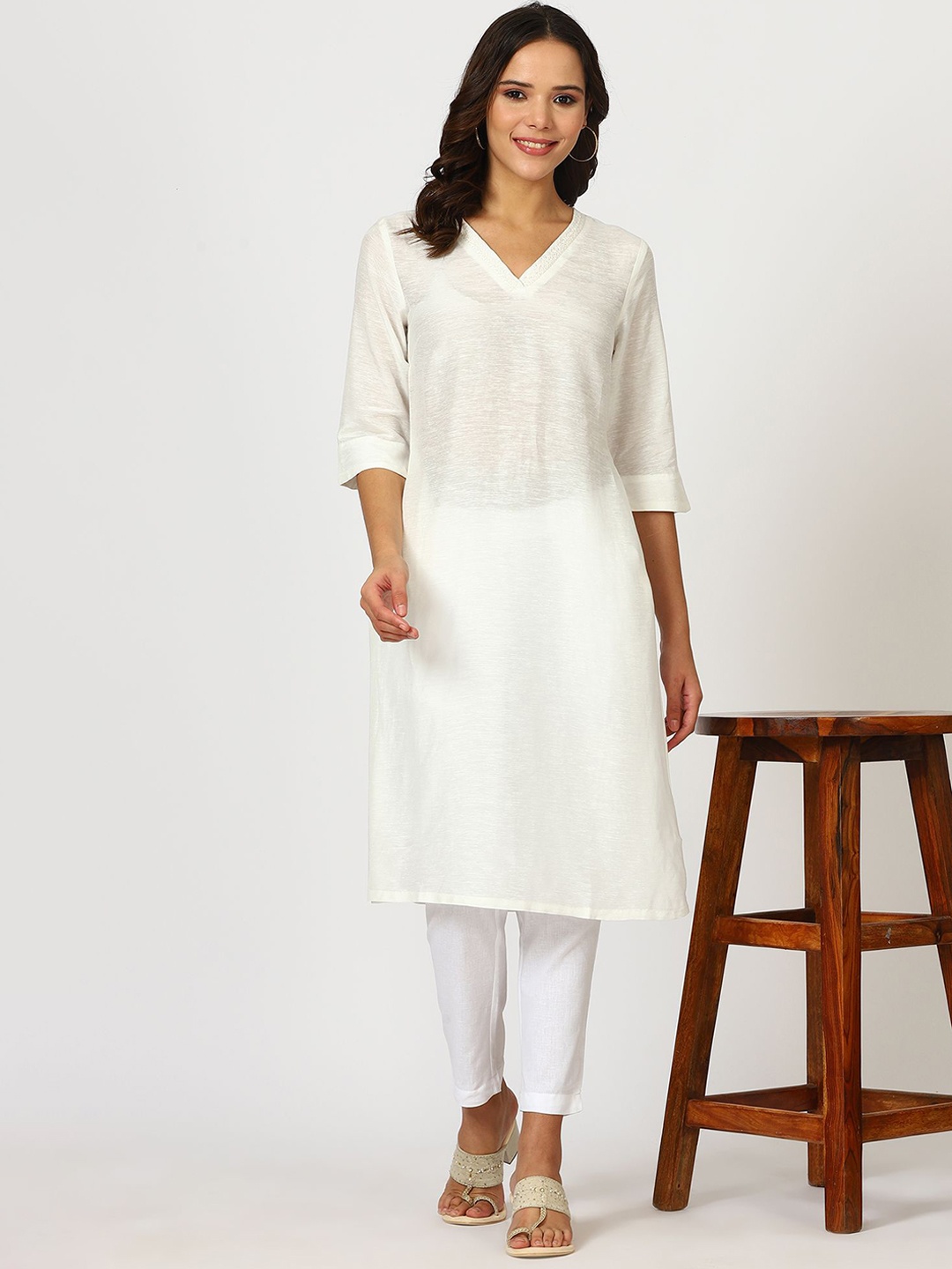 

W Embroidered Beaded V-Neck Linen Straight Kurta, Cream
