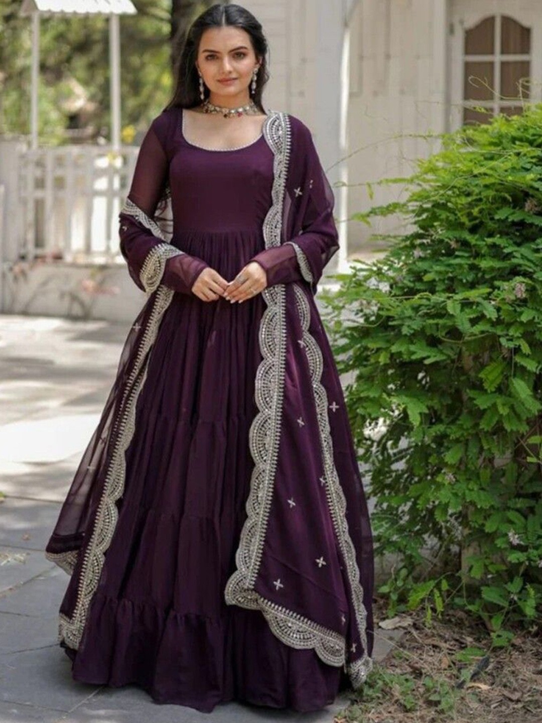 

Ethnic Yard Round Neck Georgette Anarkali Kurta with Trouser & Dupatta, Purple
