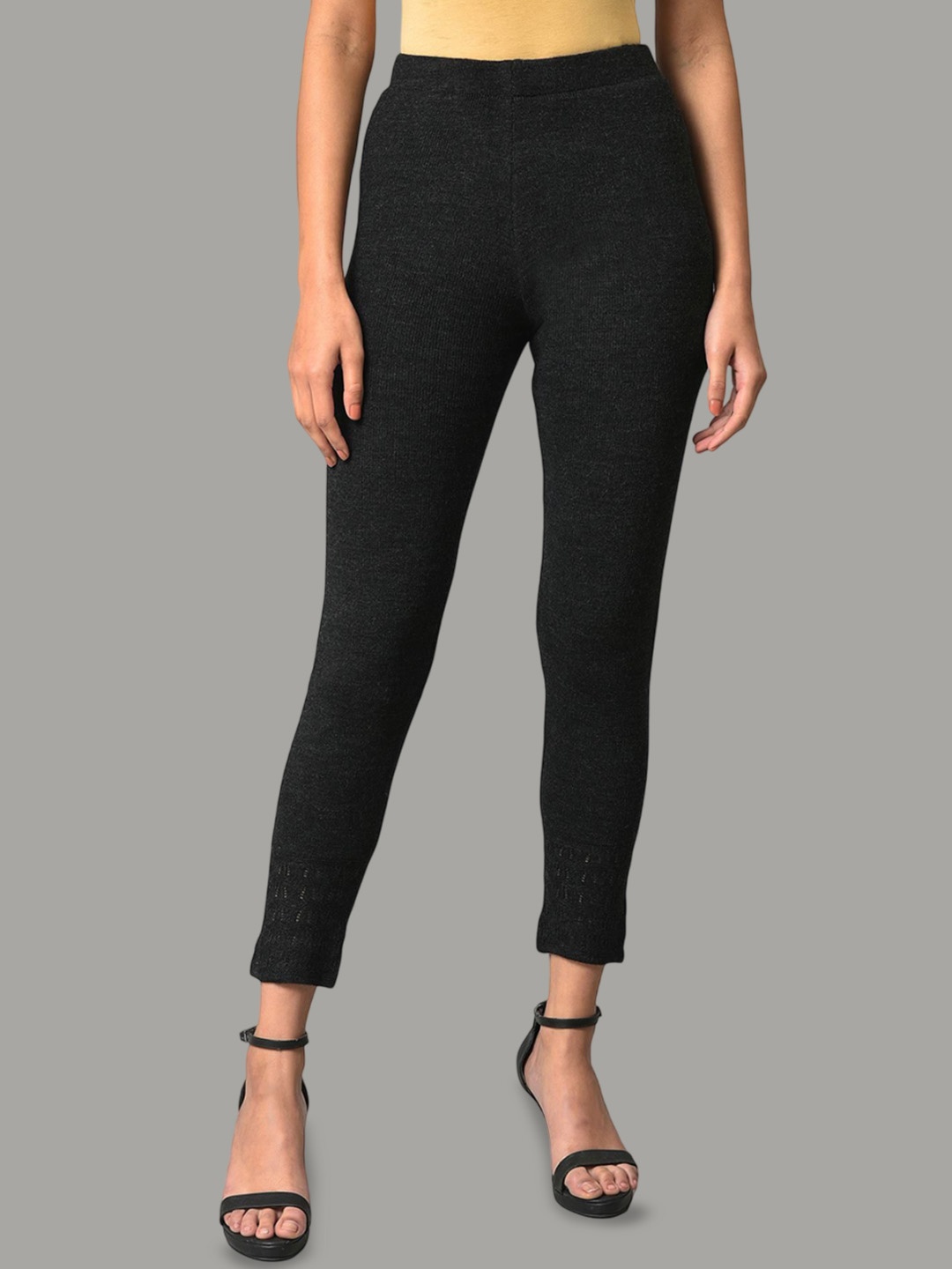 

W Women Mid-Rise Ankle-Length Leggings, Black