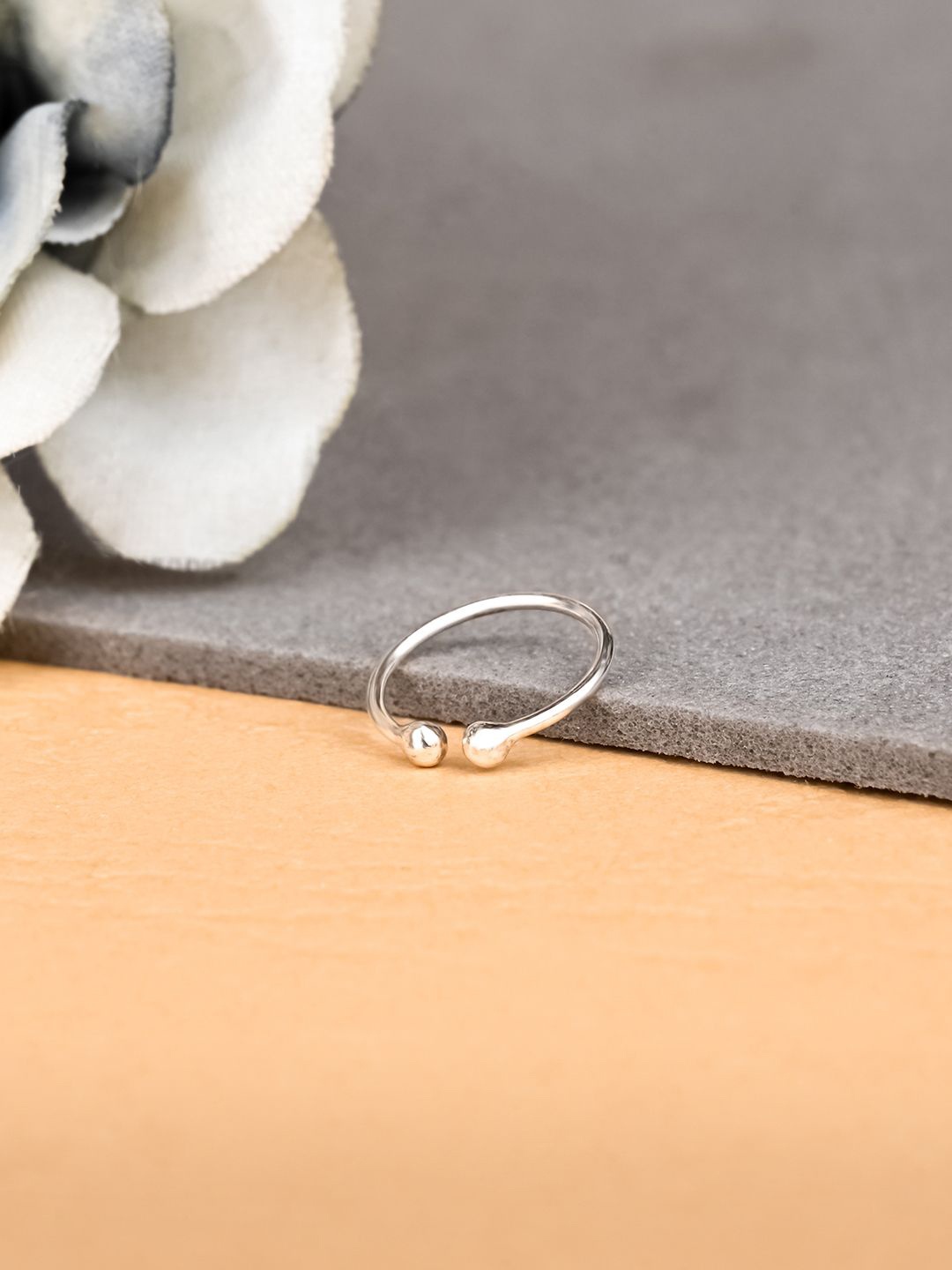 

TOUCH925 Pure Silver Cubic Zirconia Beaded Bail Ring Nosepin