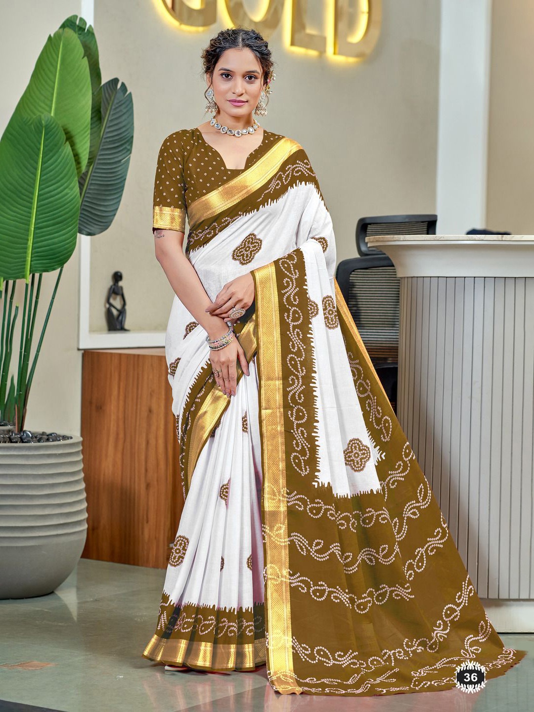 

Anouk Zari Pure Cotton Bandhani Saree, Brown