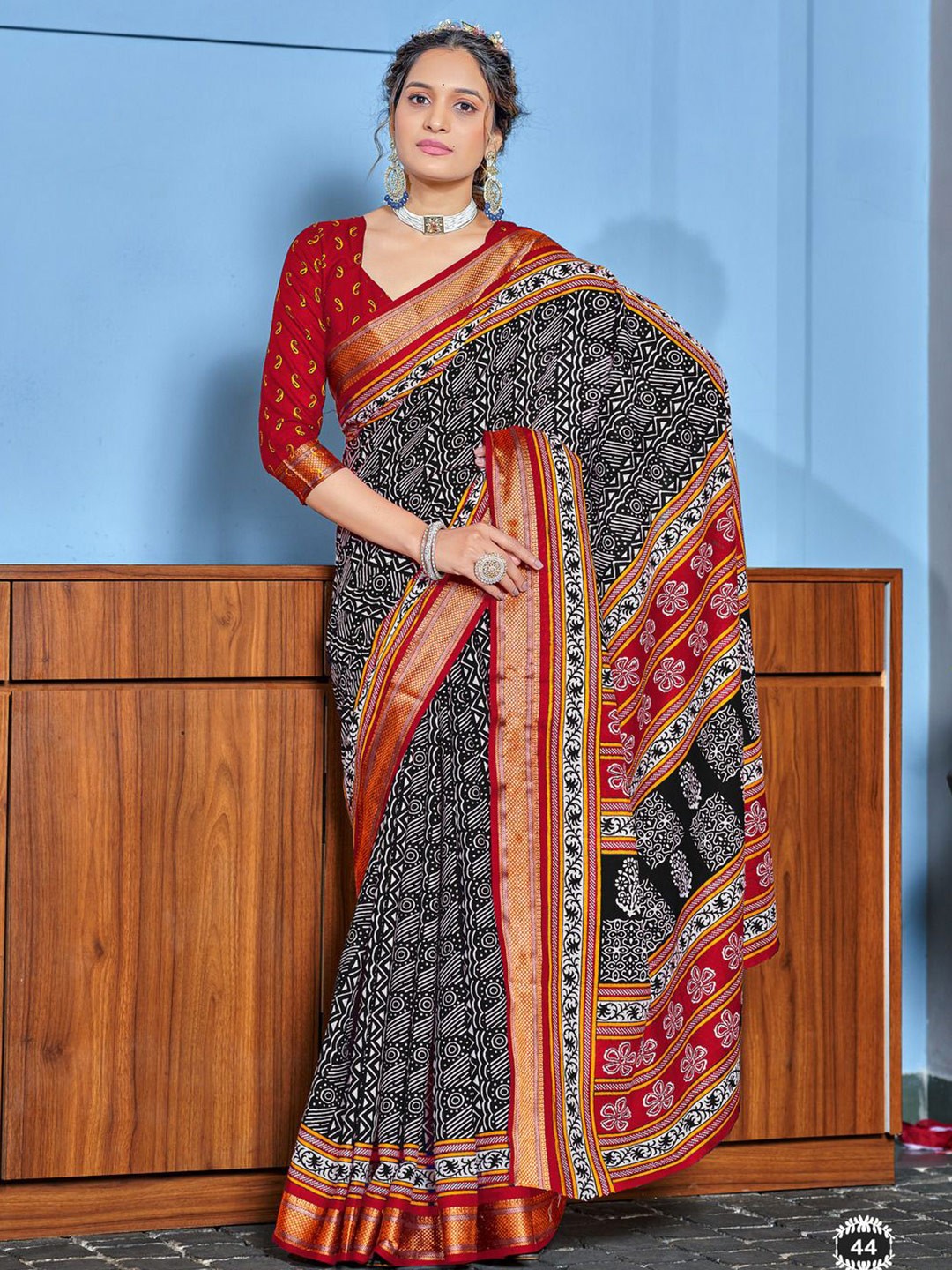 

Anouk Ethnic Motifs Printed Woven Design Zari Pure Cotton Block Print Saree, Black