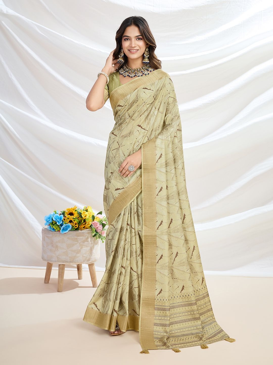 

Mitera Ethnic Motifs Zari Tussar Saree, Green