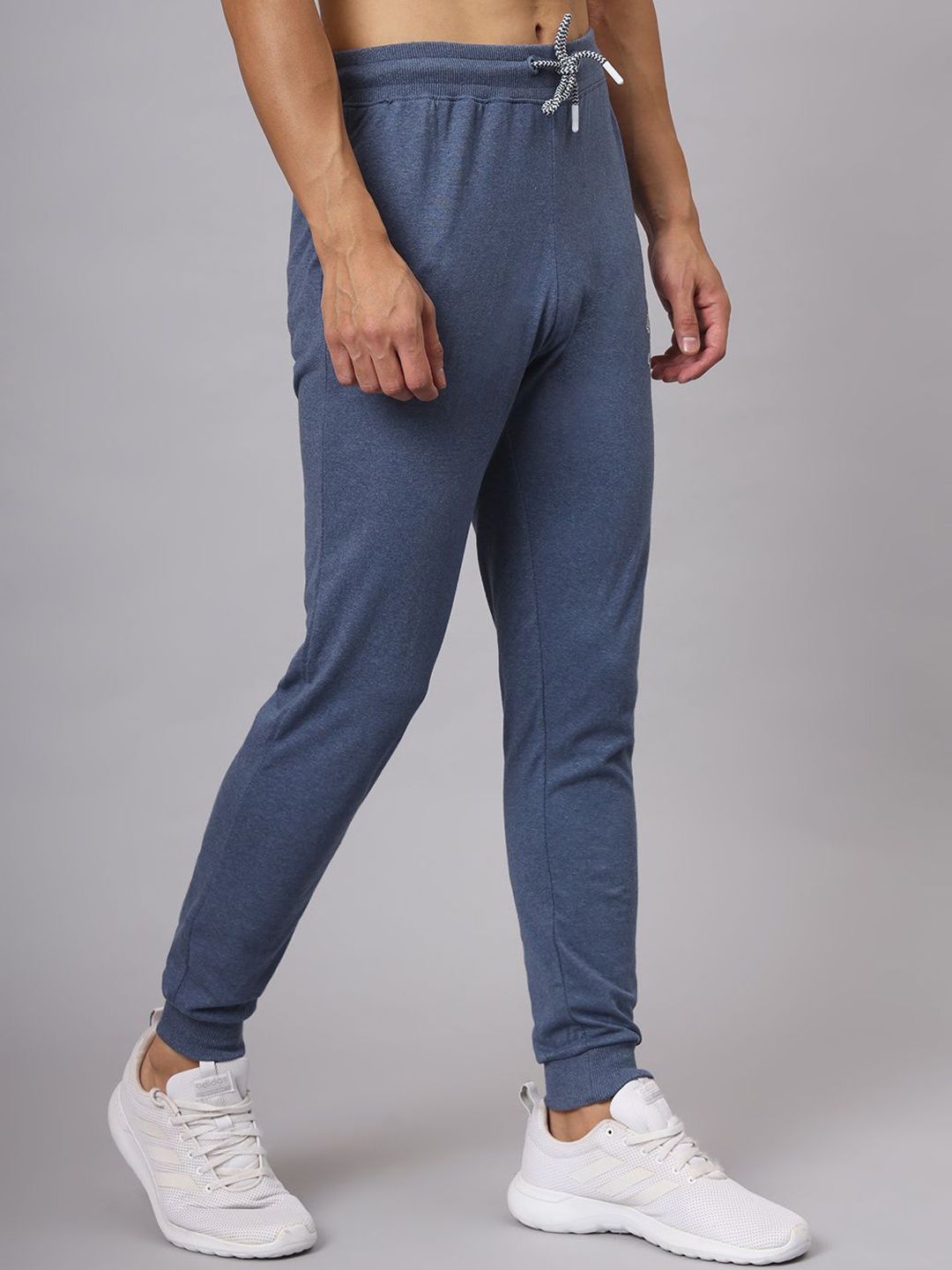 

HERE&NOW Men Regular Fit Mid-Rise Joggers, Navy blue