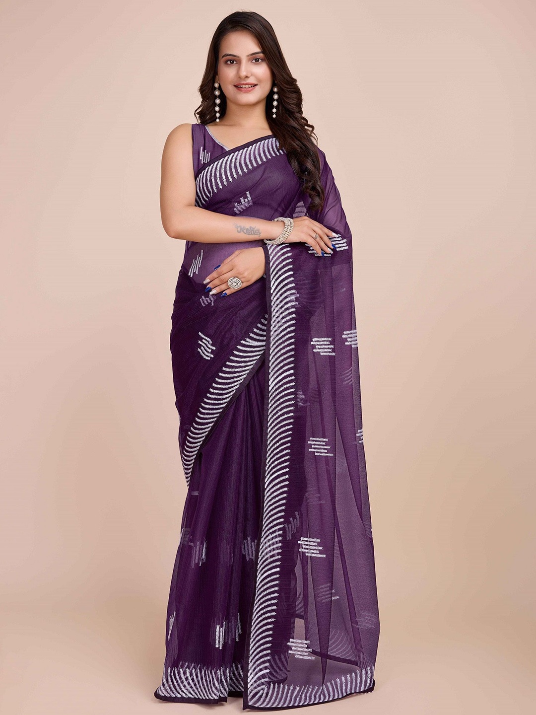 

choiceit Geometric Embroidered Saree With Blouse Piece, Purple