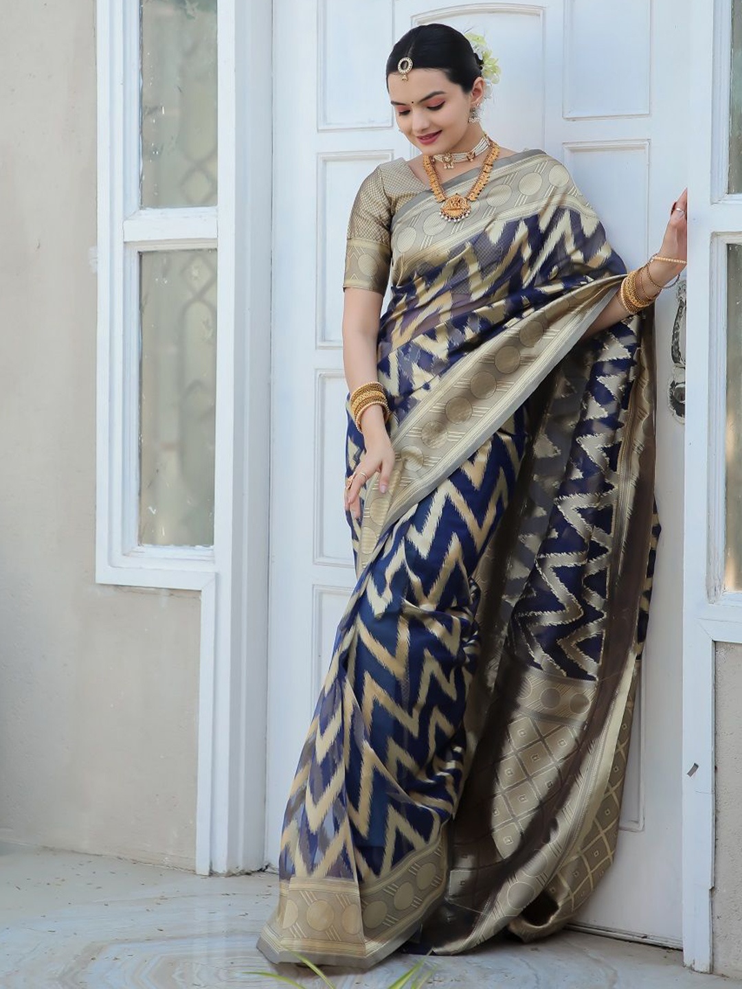 

choiceit Woven Design Zari Organza Saree, Blue