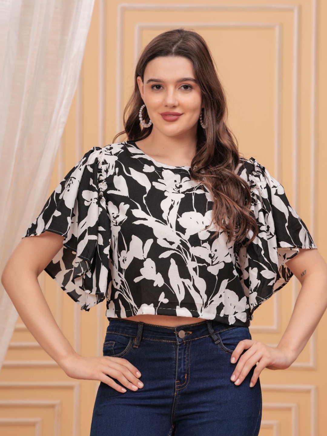 

HIGHLIGHT FASHION EXPORT Women Floral Printed Batwing Sleeve Crop Top, Black