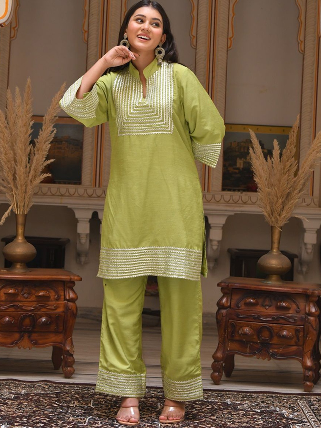 

MAHUKAA Geometric Gotta Patti Pure Cotton Mandarin Collar Straight Kurta With Palazzo, Lime green