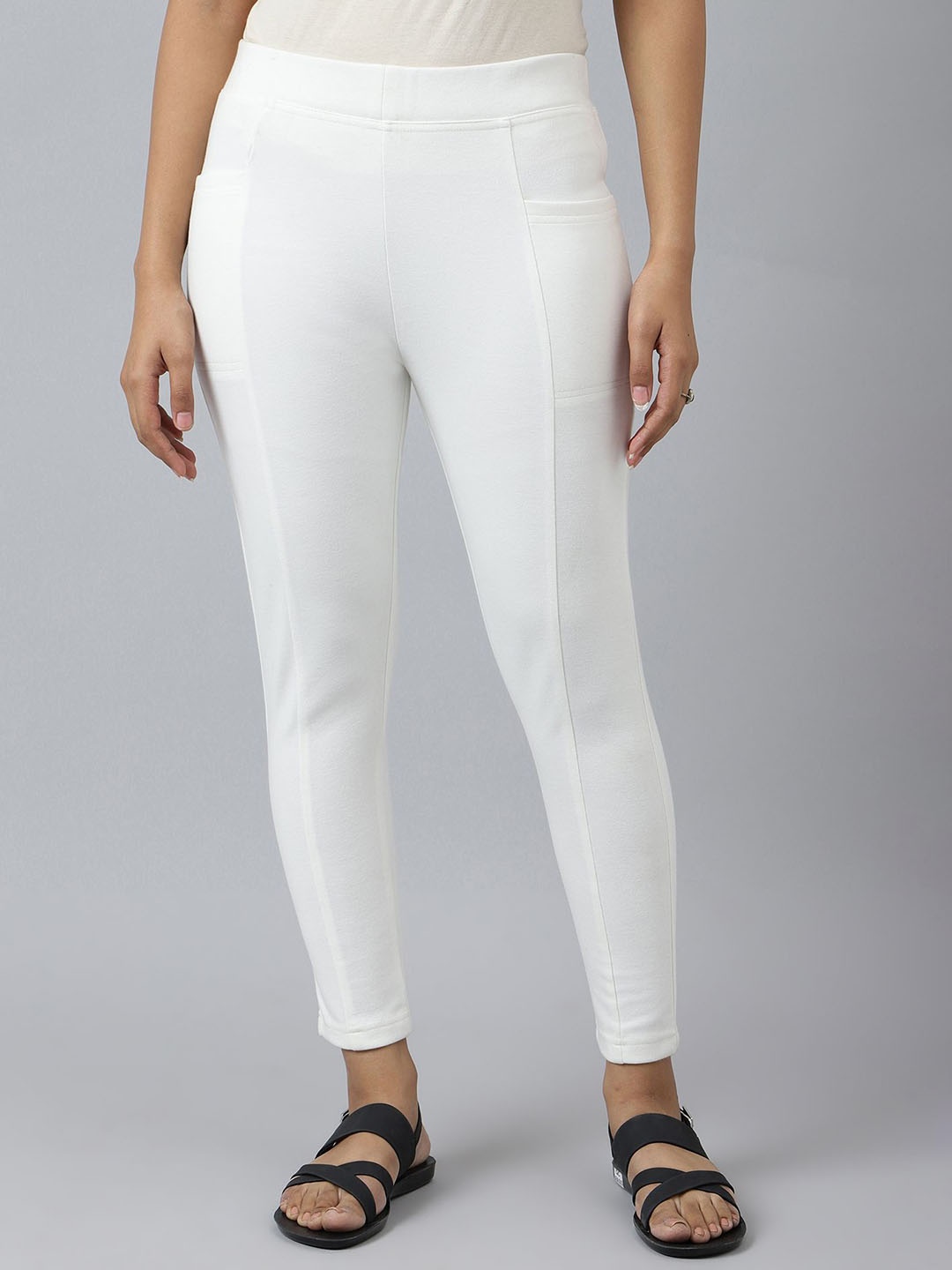 

AURELIA Women Skinny Fit Trousers, White