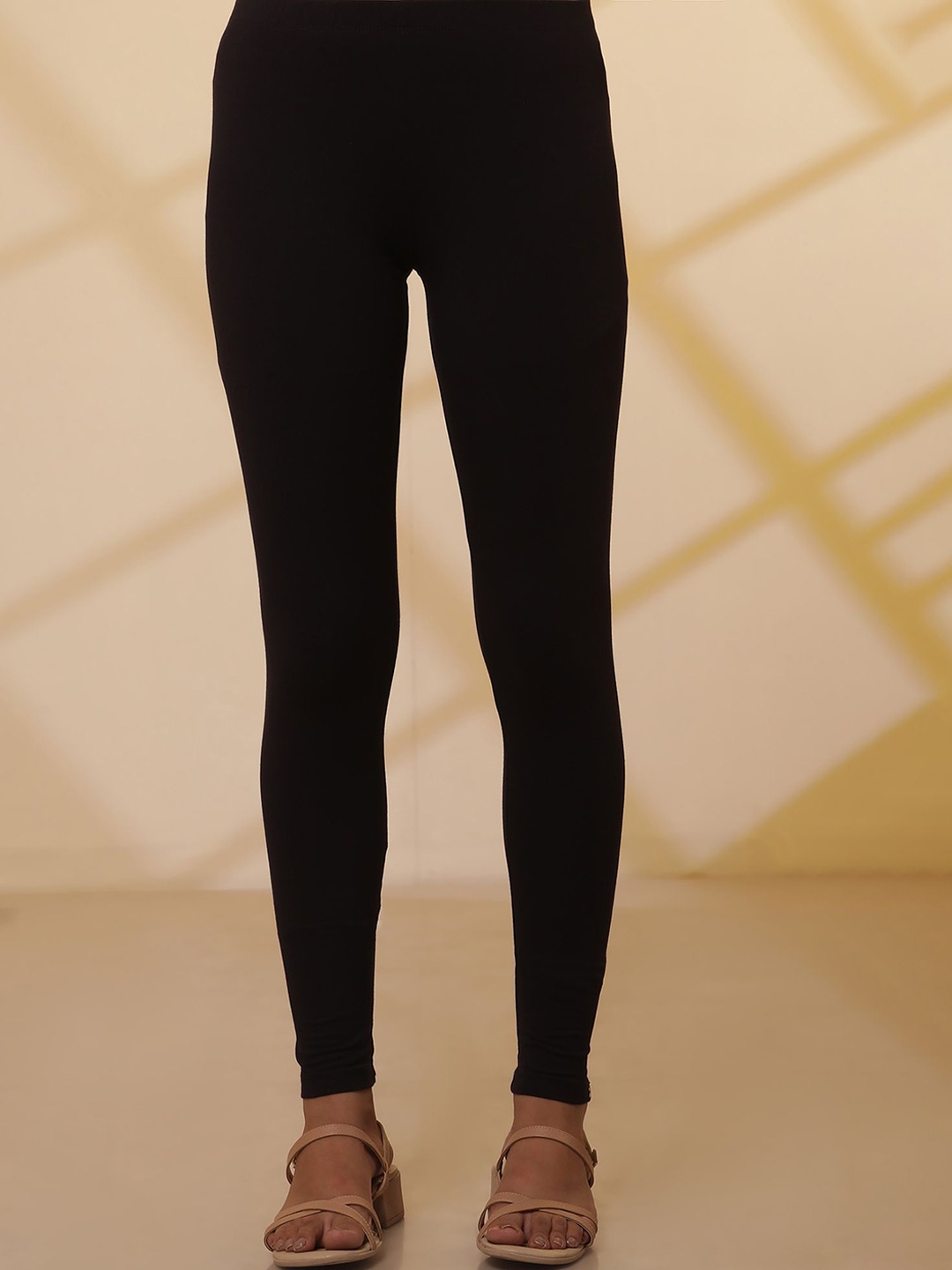 

AURELIA Women Skinny Fit Regular Trousers, Brown