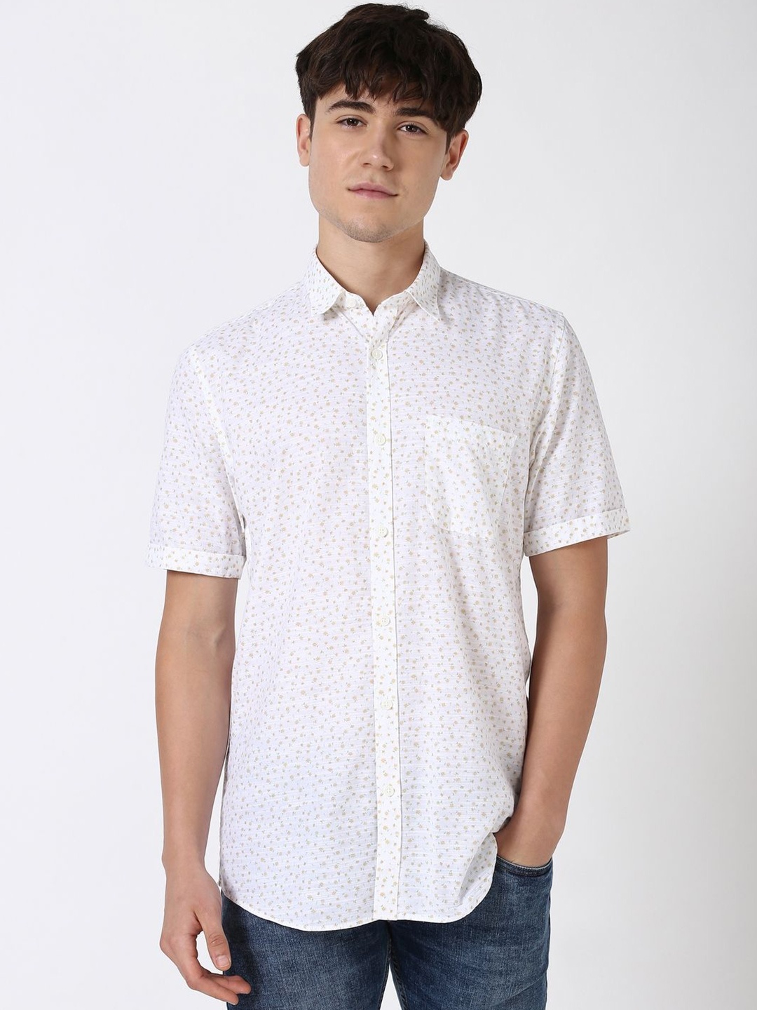 

Peter England Casuals Men Spread Collar Floral Printed Cotton Casual Shirt, White