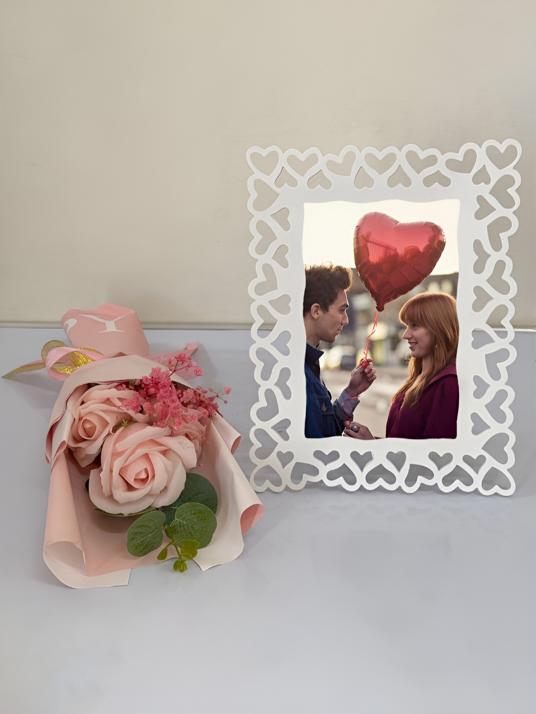 

Art Street Pink & White Valentine Photo Frame With 3 Roses