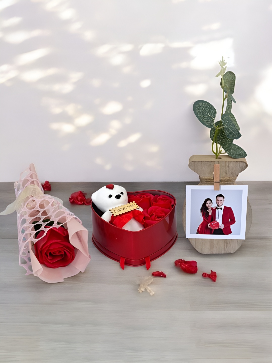 

Art Street Red & White 3 Pieces Home Gift Sets