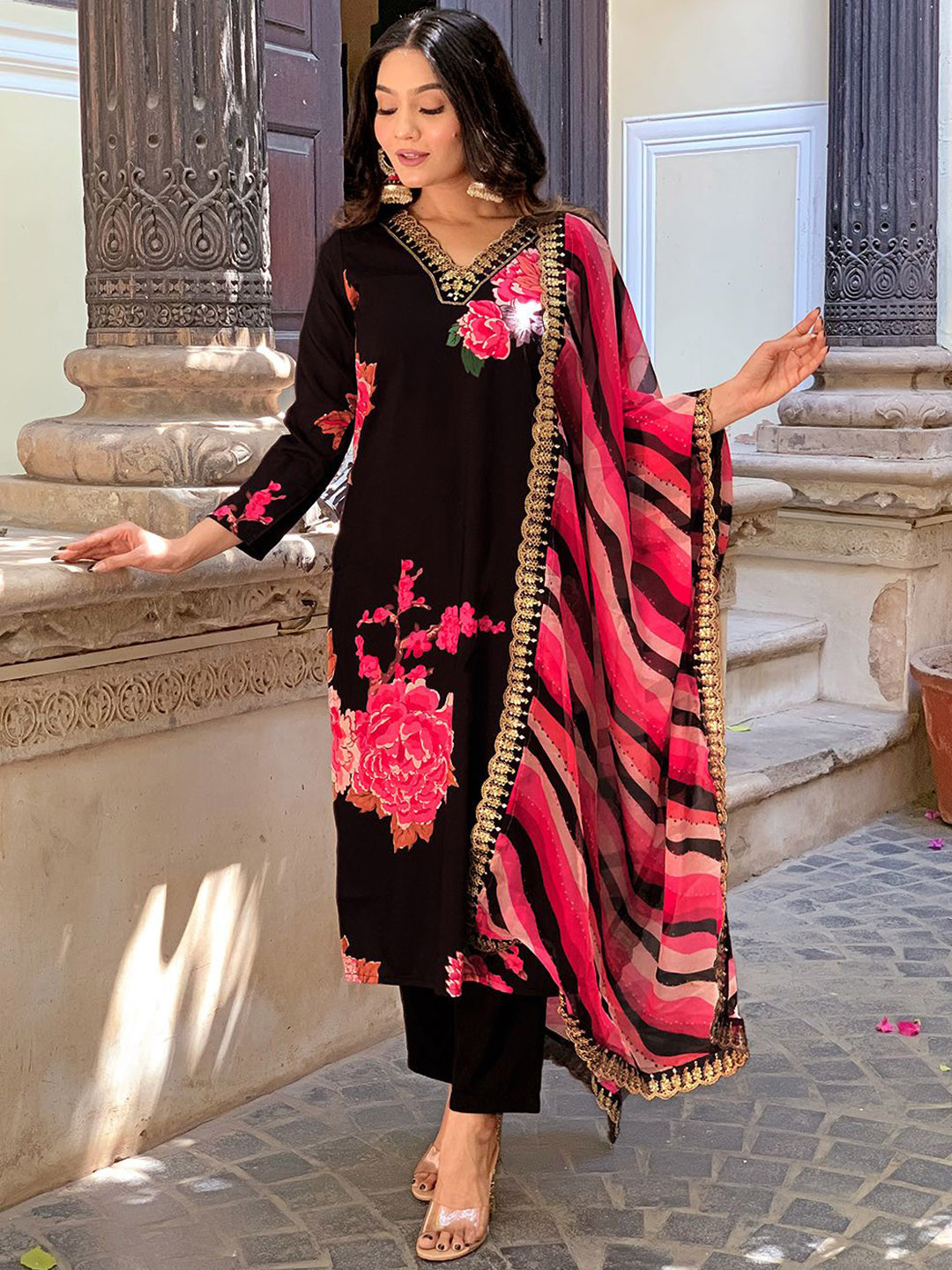 

Jayalakshmi Silks Floral Printed Sequinned Straight Kurta with Trousers & Dupatta, Black