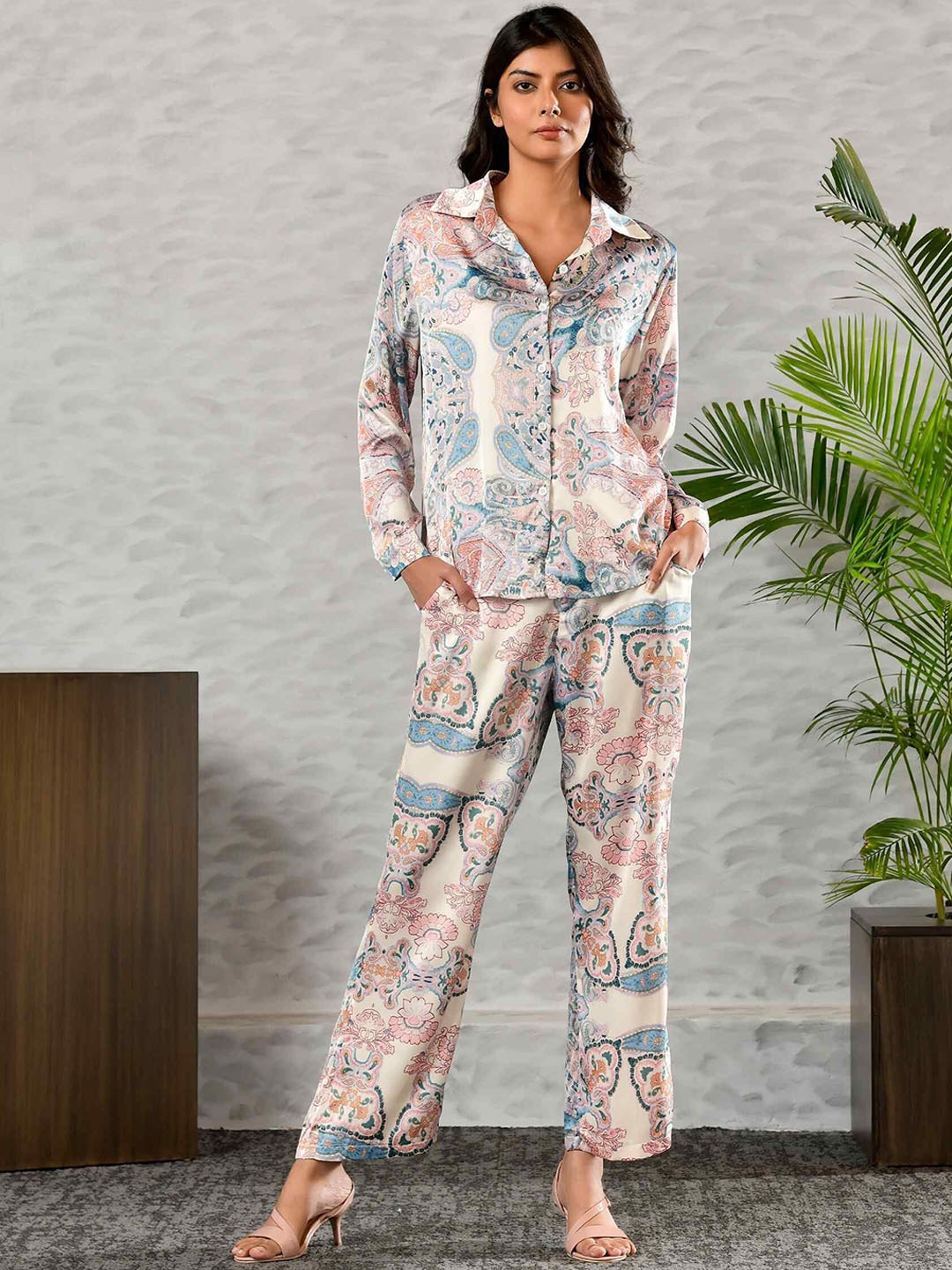 

Unityshop Abstract Printed Long Sleeves Shirt With Trousers, Beige