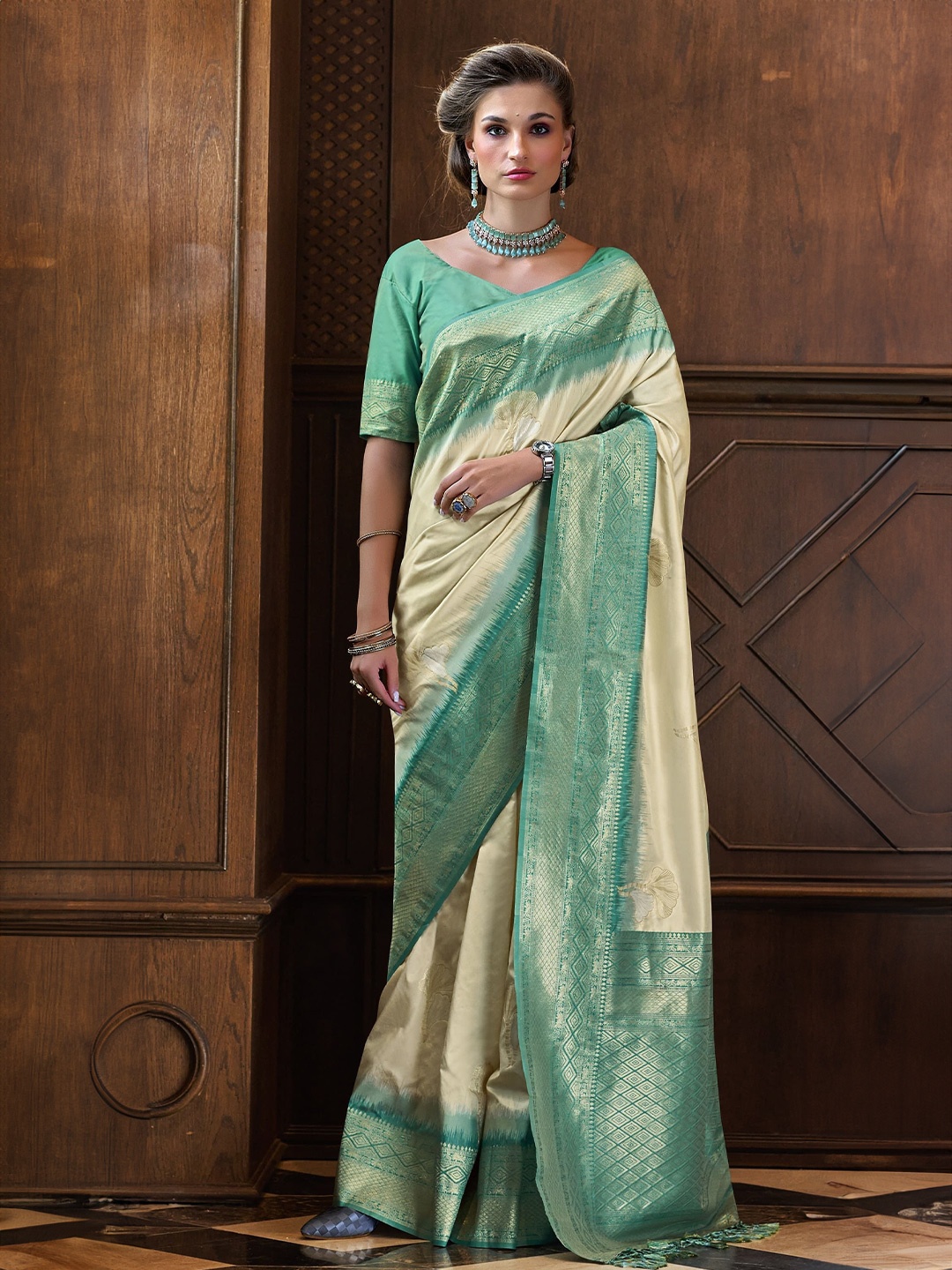 

MAHALASA Woven Design Zari Banarasi Saree, White