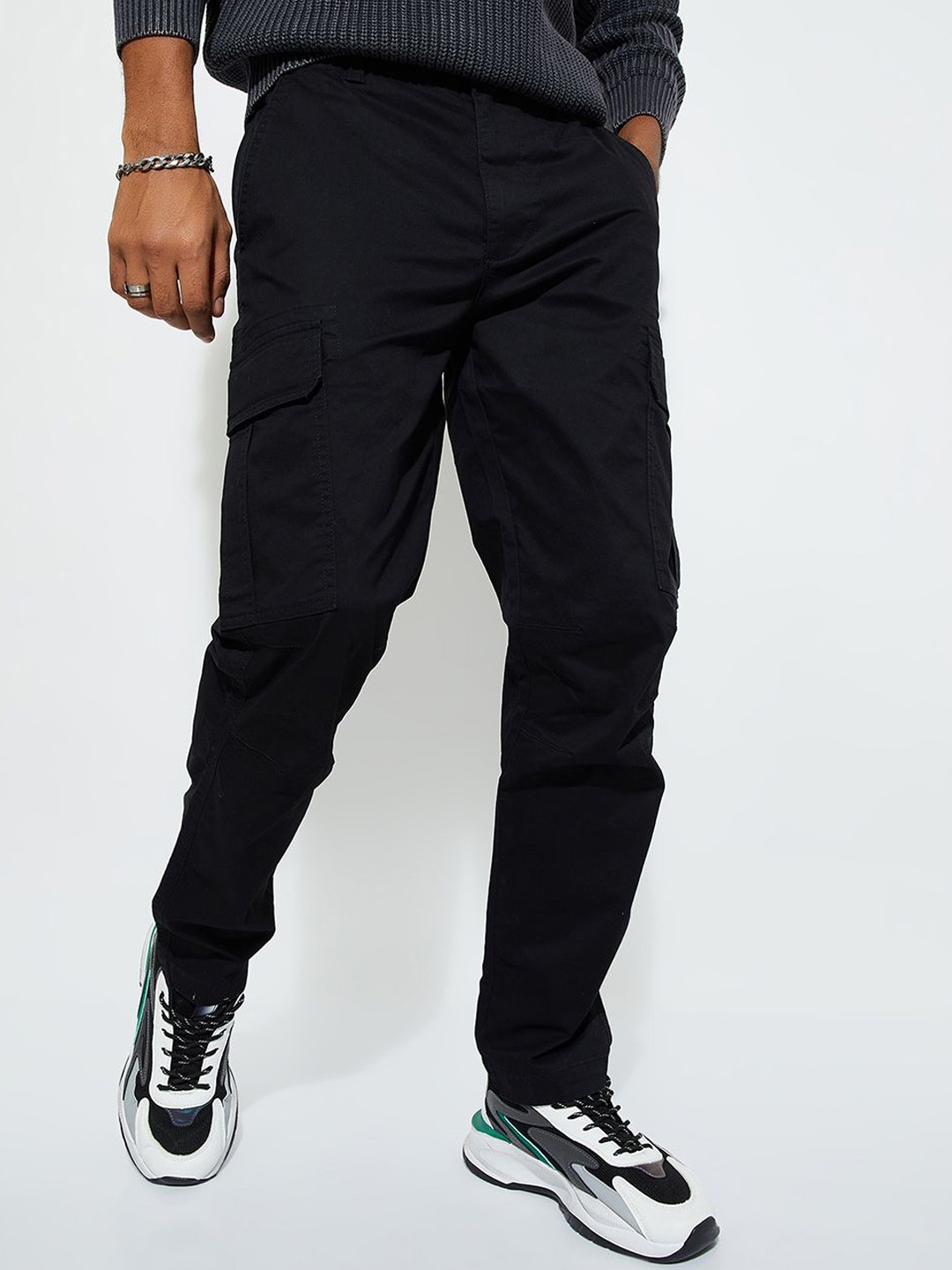 

MAX URB_N Men Relaxed Fit Solid Cargos, Black