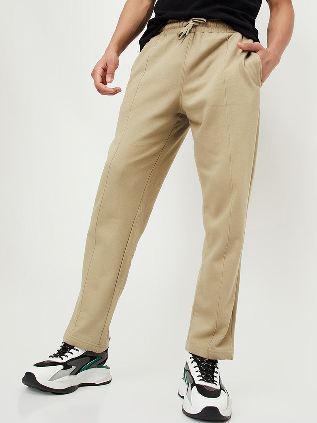 

max Men Regular Fit Mid-Rise CottonTrack Pants, Brown