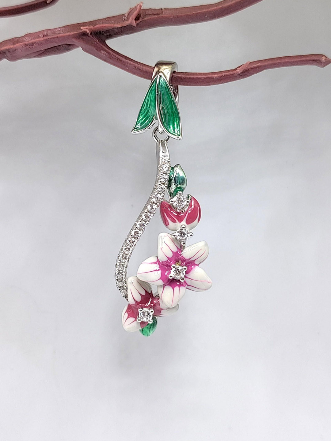 

AMONROO 925 Sterling Silver Rhodium-Plated Enamelled CZ Studded Floral Pendant