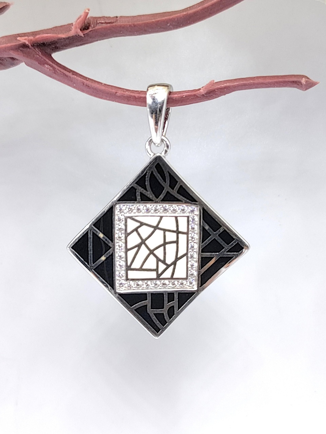 

AMONROO 925 Sterling Silver Rhodium-Plated Enamelled CZ Studded Geometric Pendant
